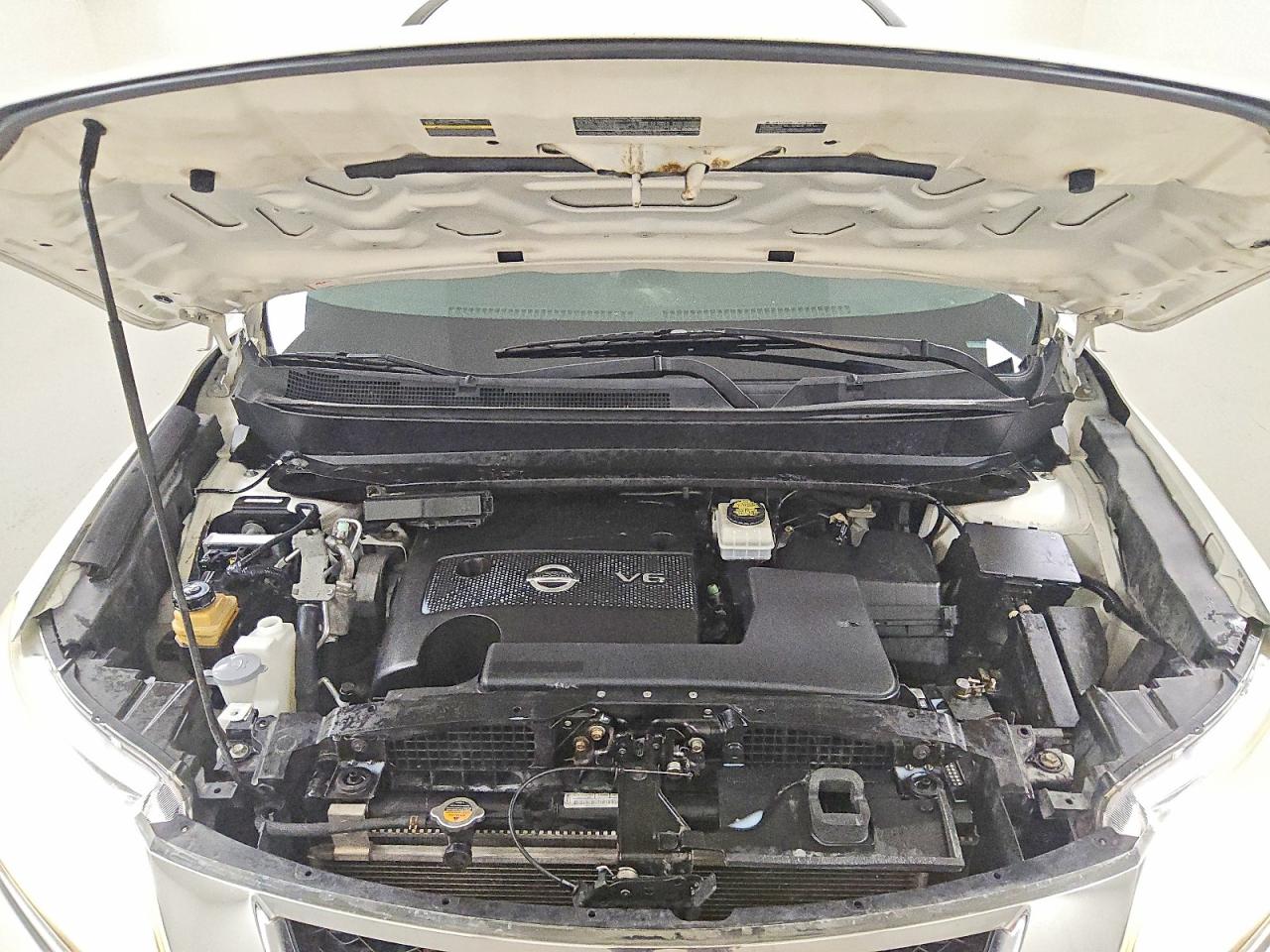 2015 Nissan Pathfinder S Белый vin: 5N1AR2MN9FC625124