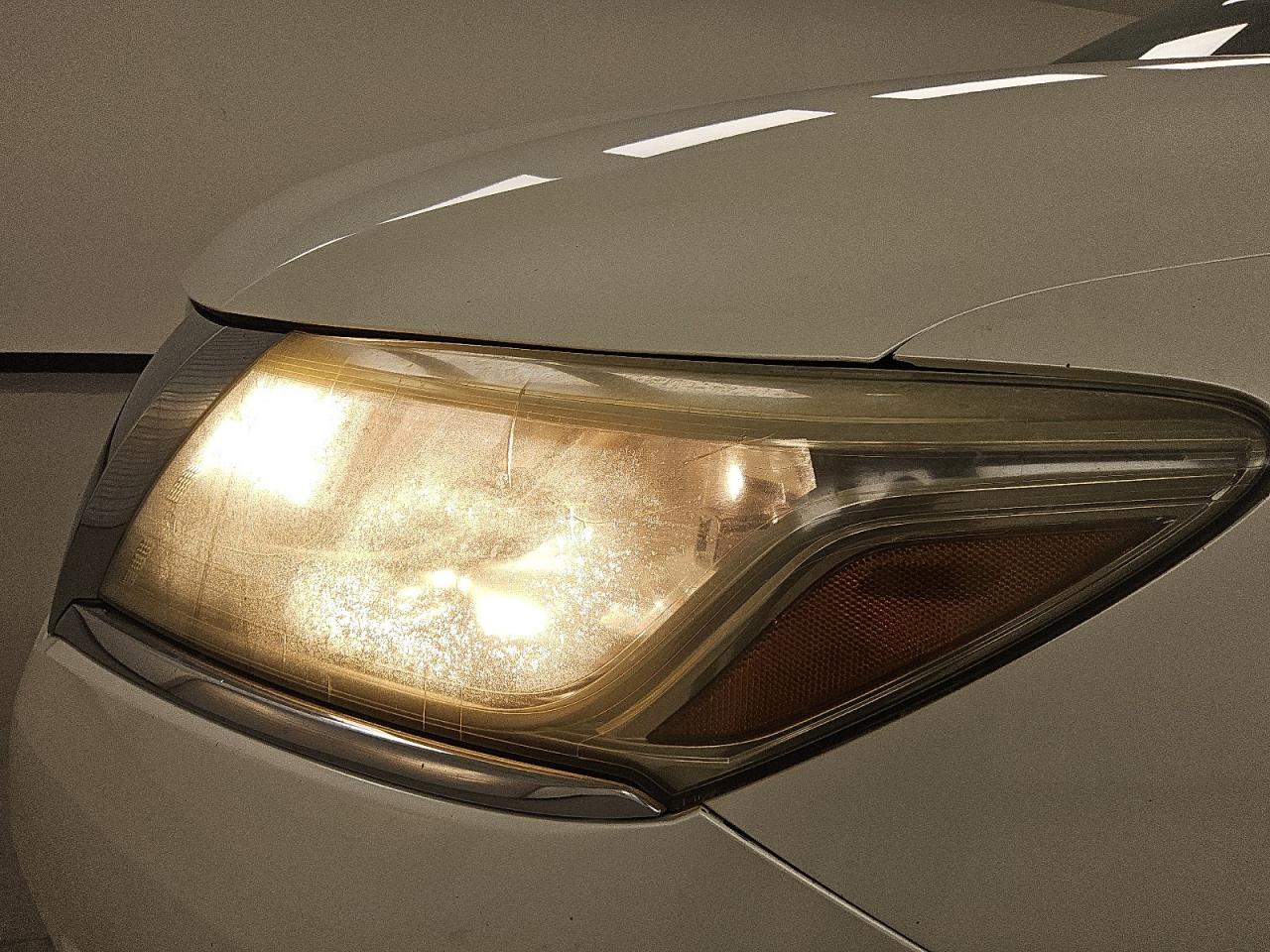 2015 Nissan Pathfinder S Белый vin: 5N1AR2MN9FC625124 Damage: Left Head Lamp, Broken, Replacement Required