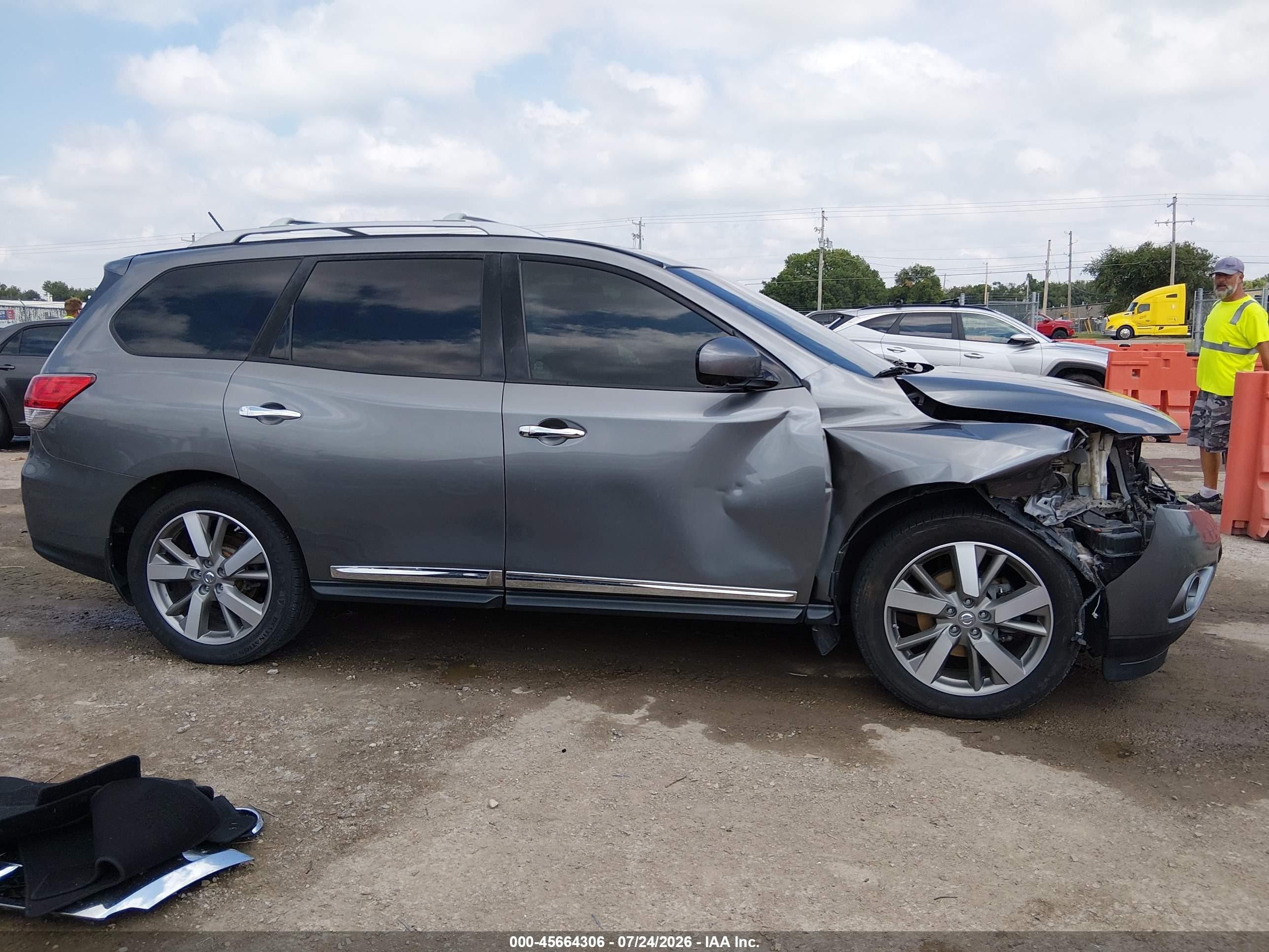 2015 Nissan Pathfinder Platinum Серый vin: 5N1AR2MN9FC663520