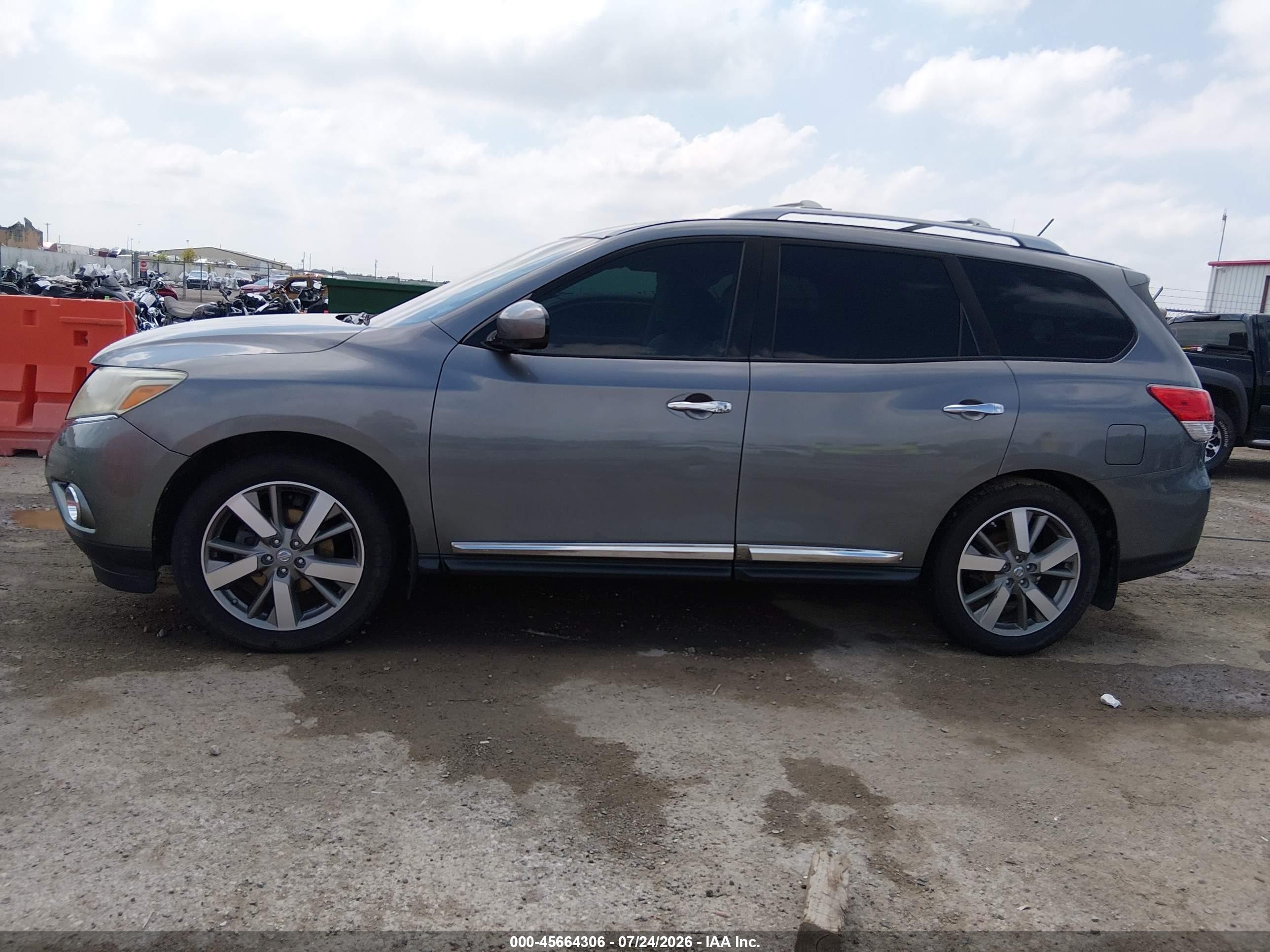 2015 Nissan Pathfinder Platinum Серый vin: 5N1AR2MN9FC663520