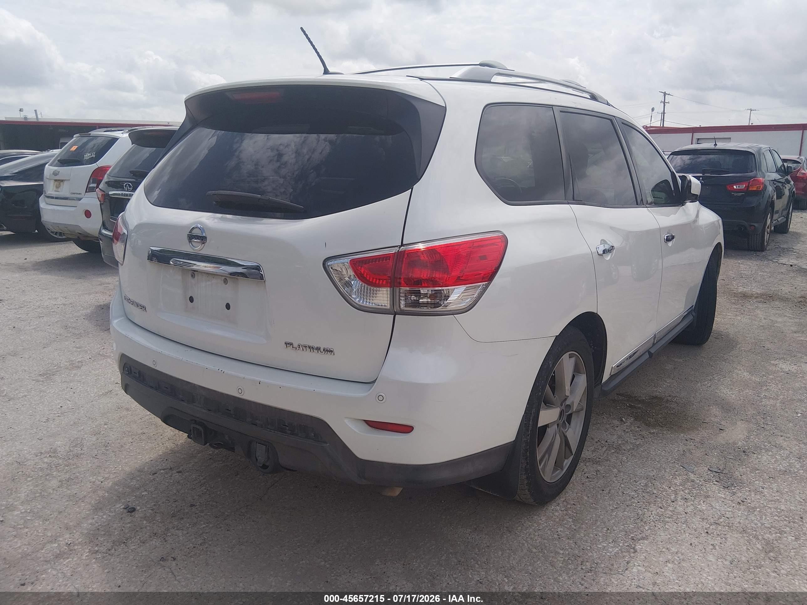 2015 Nissan Pathfinder Platinum Cream vin: 5N1AR2MN9FC671780