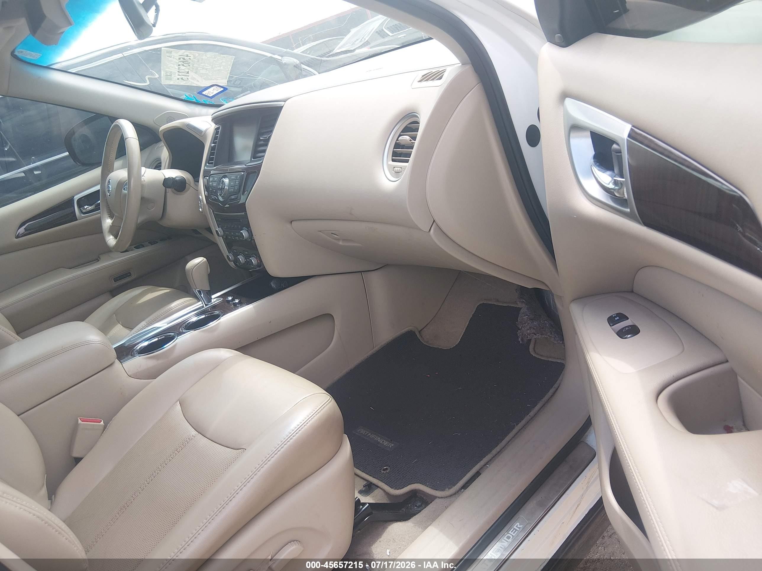 2015 Nissan Pathfinder Platinum Cream vin: 5N1AR2MN9FC671780