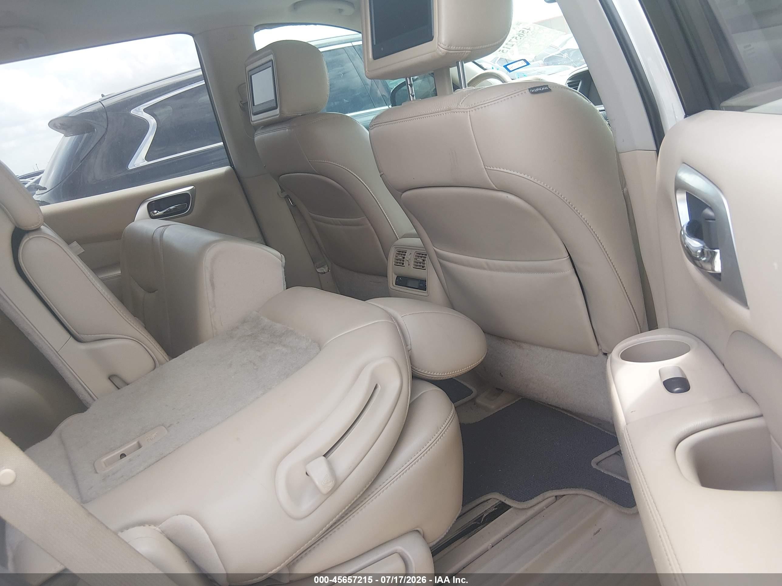 2015 Nissan Pathfinder Platinum Cream vin: 5N1AR2MN9FC671780