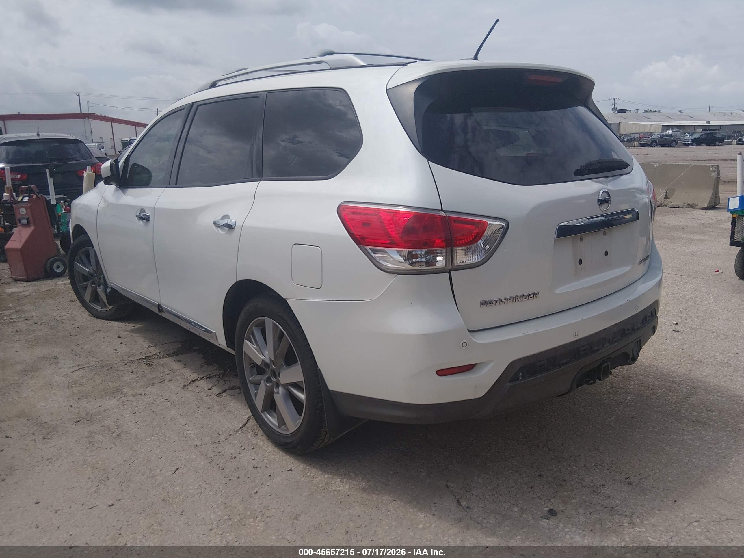 2015 Nissan Pathfinder Platinum Cream vin: 5N1AR2MN9FC671780