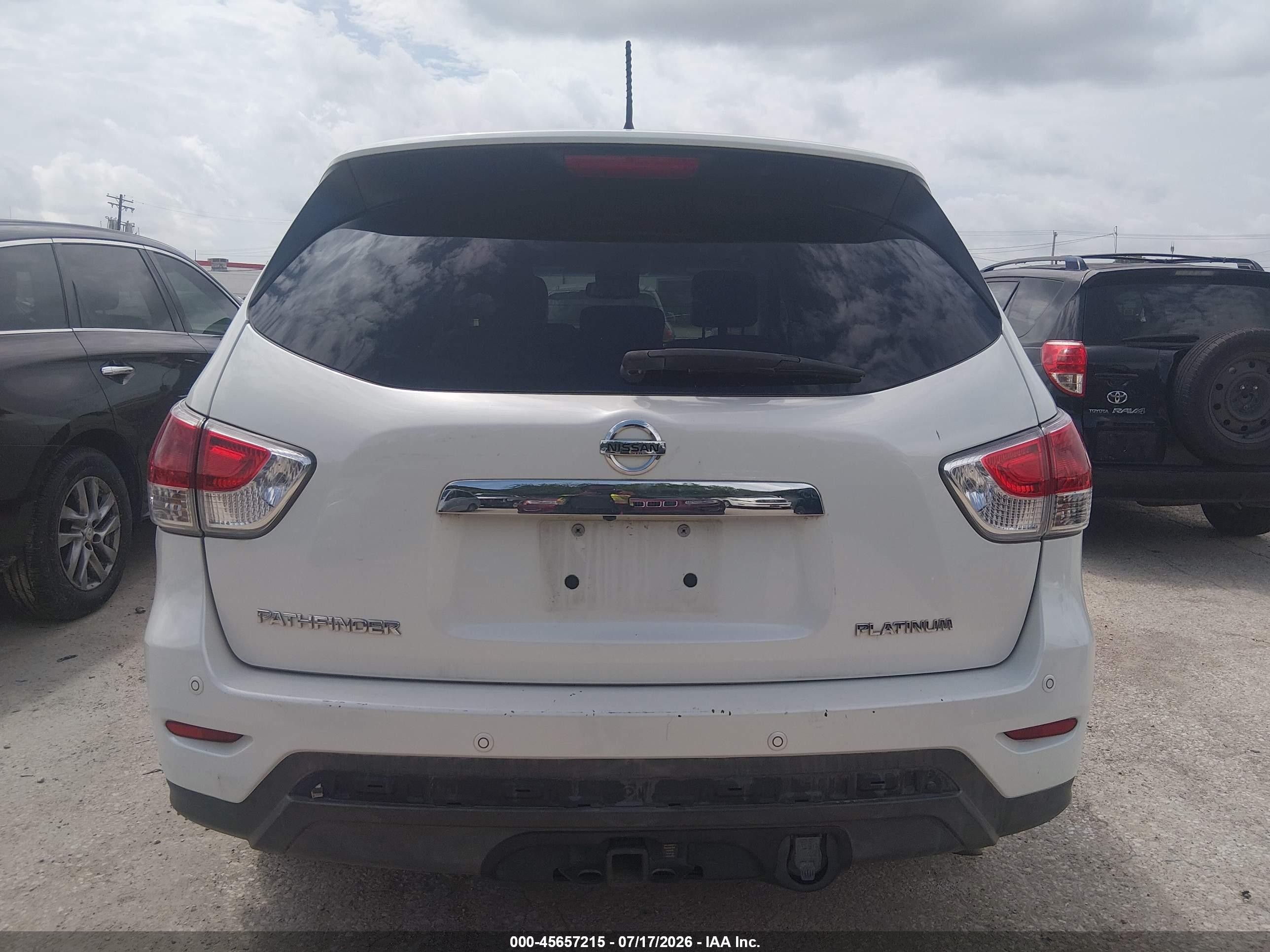 2015 Nissan Pathfinder Platinum Cream vin: 5N1AR2MN9FC671780