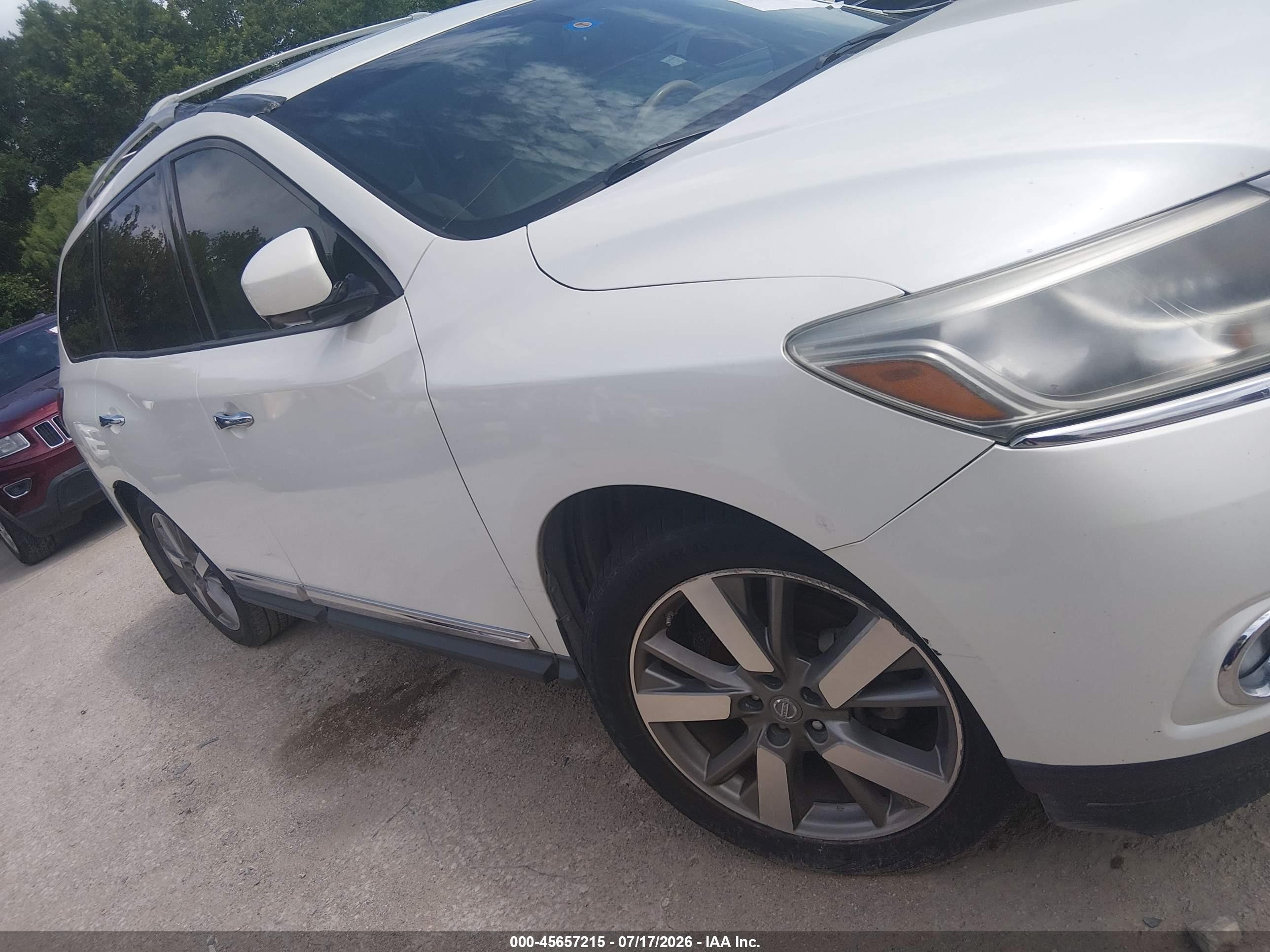 2015 Nissan Pathfinder Platinum Cream vin: 5N1AR2MN9FC671780