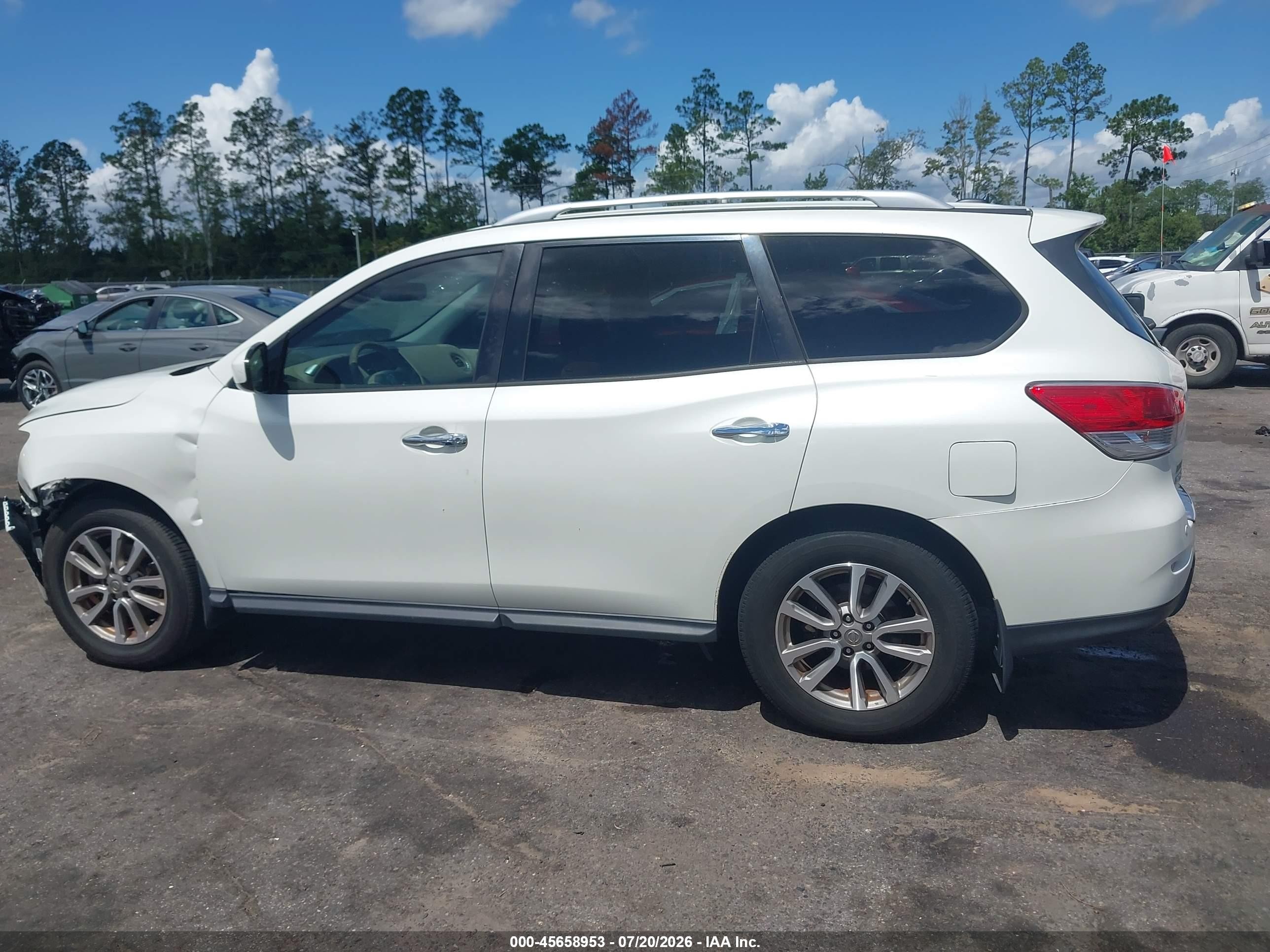 2015 Nissan Pathfinder Sv White vin: 5N1AR2MN9FC699756