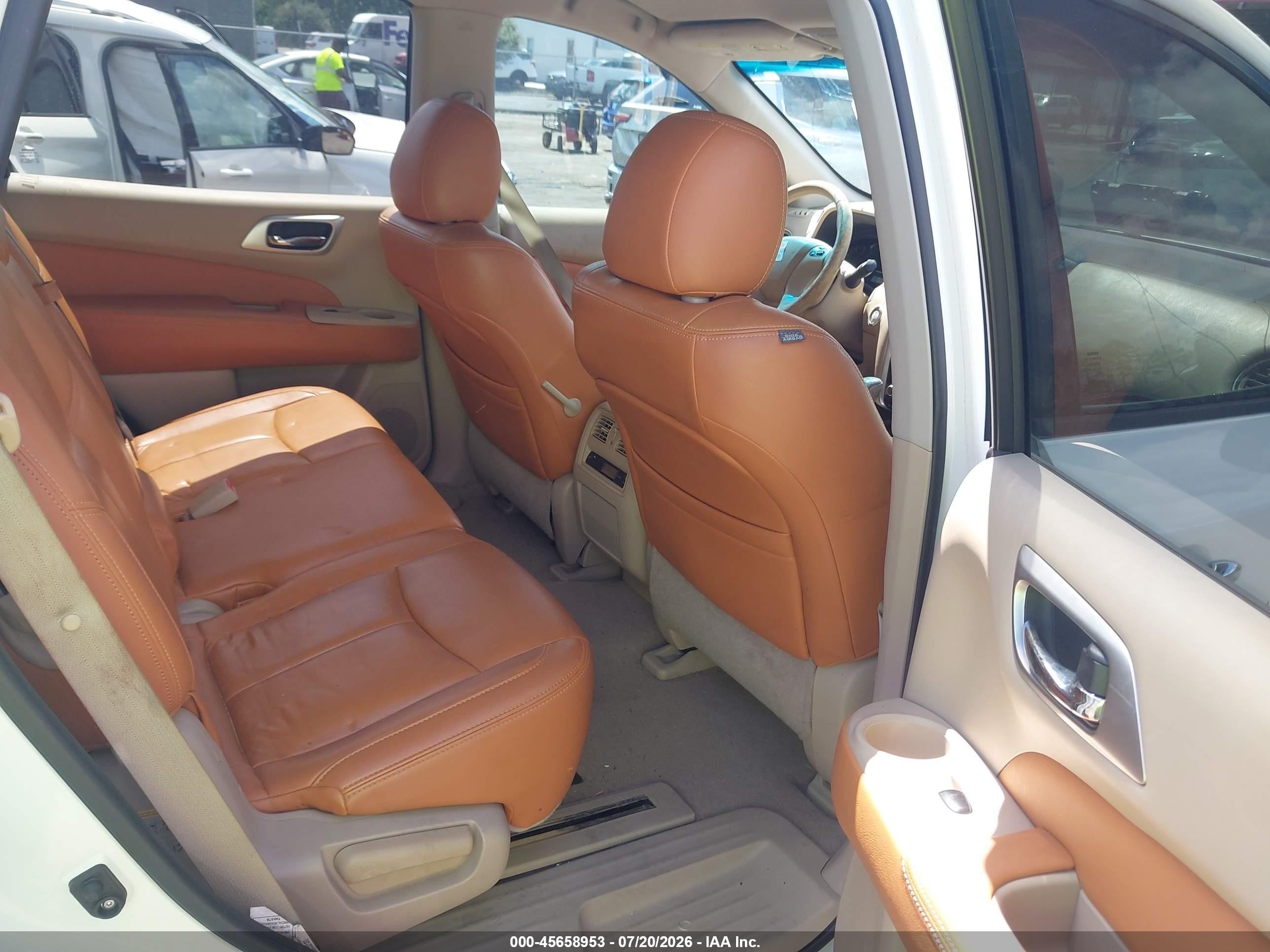 2015 Nissan Pathfinder Sv White vin: 5N1AR2MN9FC699756