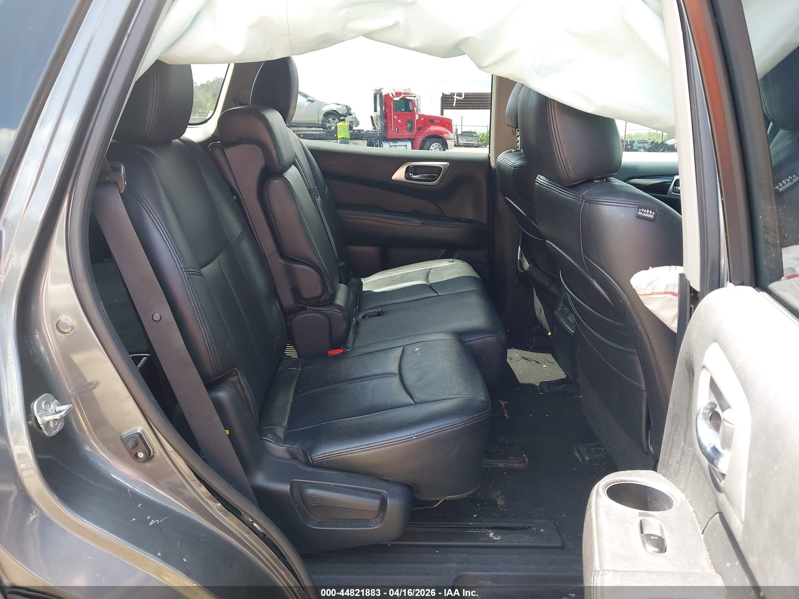 2015 Nissan Pathfinder Sv Gray vin: 5N1AR2MN9FC708469
