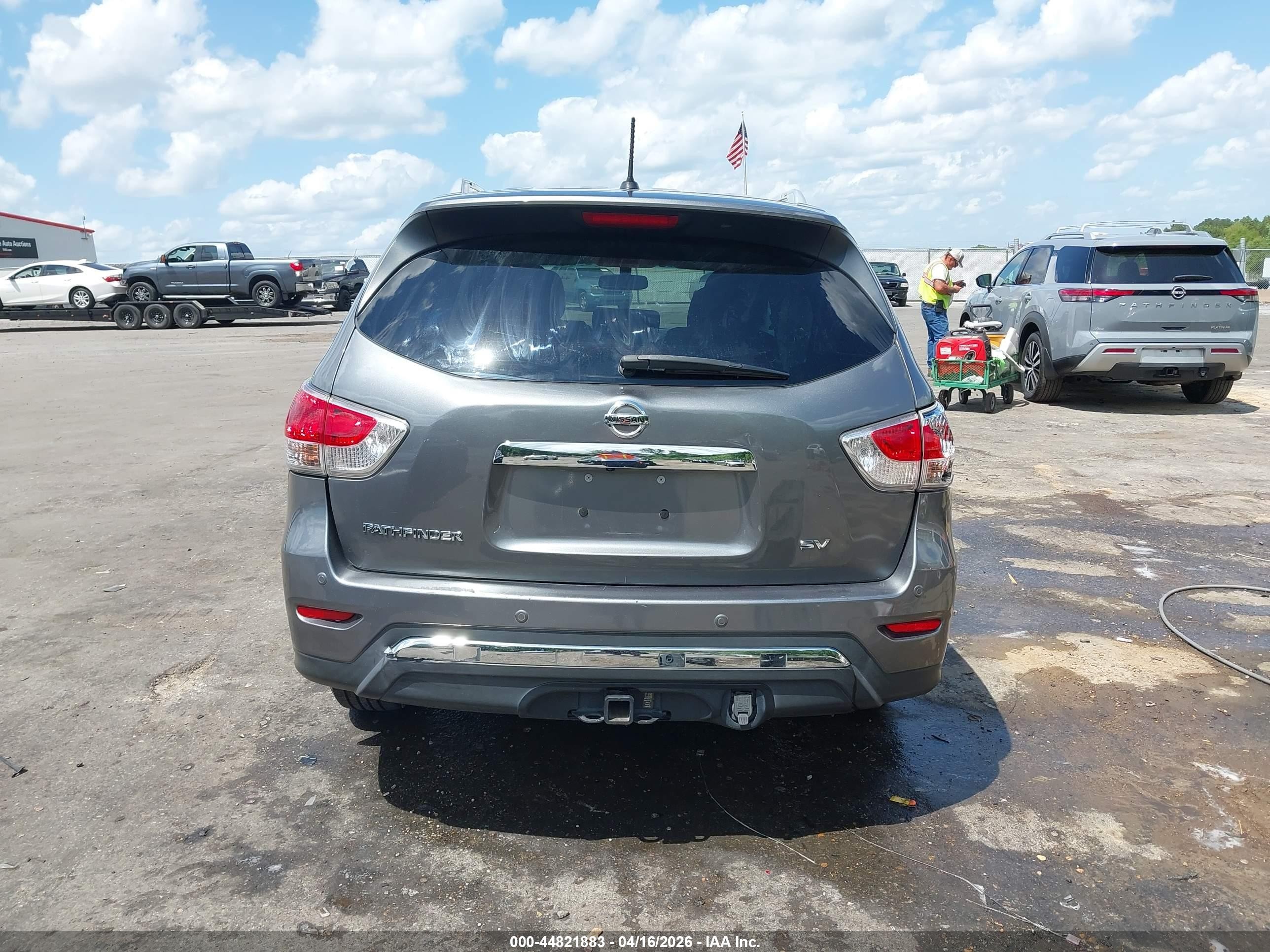 2015 Nissan Pathfinder Sv Gray vin: 5N1AR2MN9FC708469