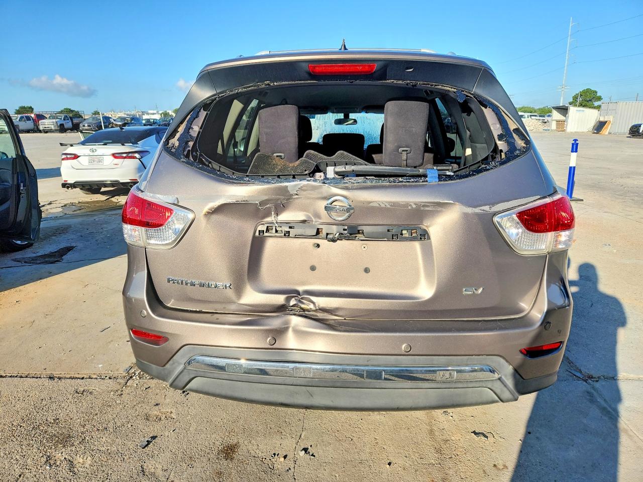 2013 Nissan Pathfinder S Silver vin: 5N1AR2MNXDC604831