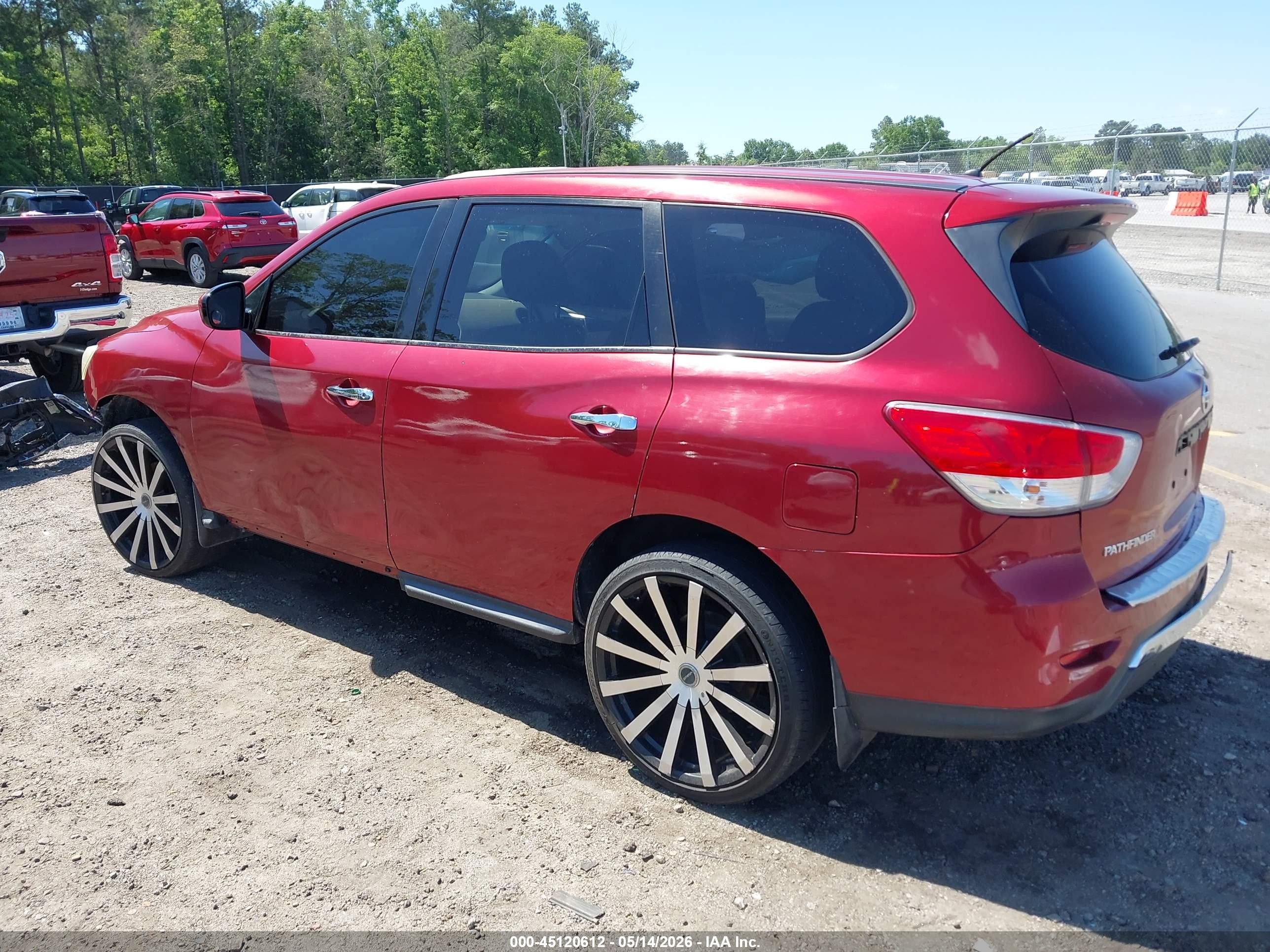 2013 Nissan Pathfinder S Red vin: 5N1AR2MNXDC674152