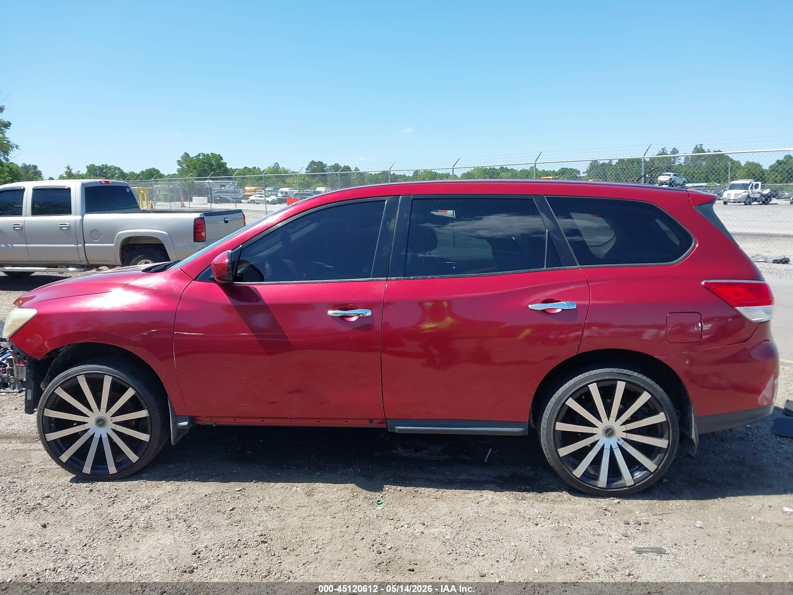 2013 Nissan Pathfinder S Red vin: 5N1AR2MNXDC674152