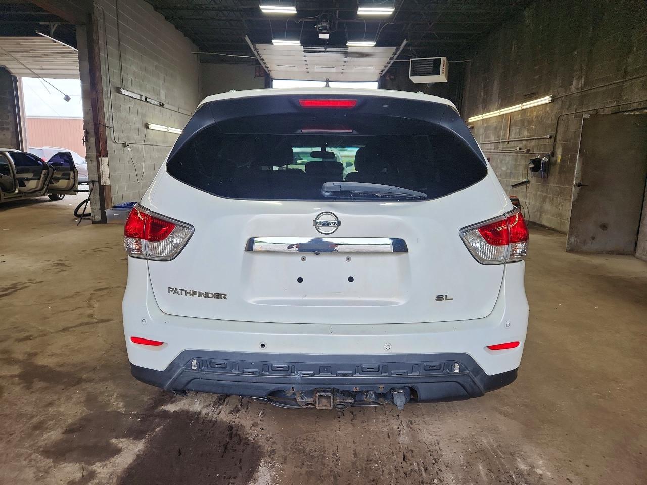 2014 Nissan Pathfinder S Белый vin: 5N1AR2MNXEC601347