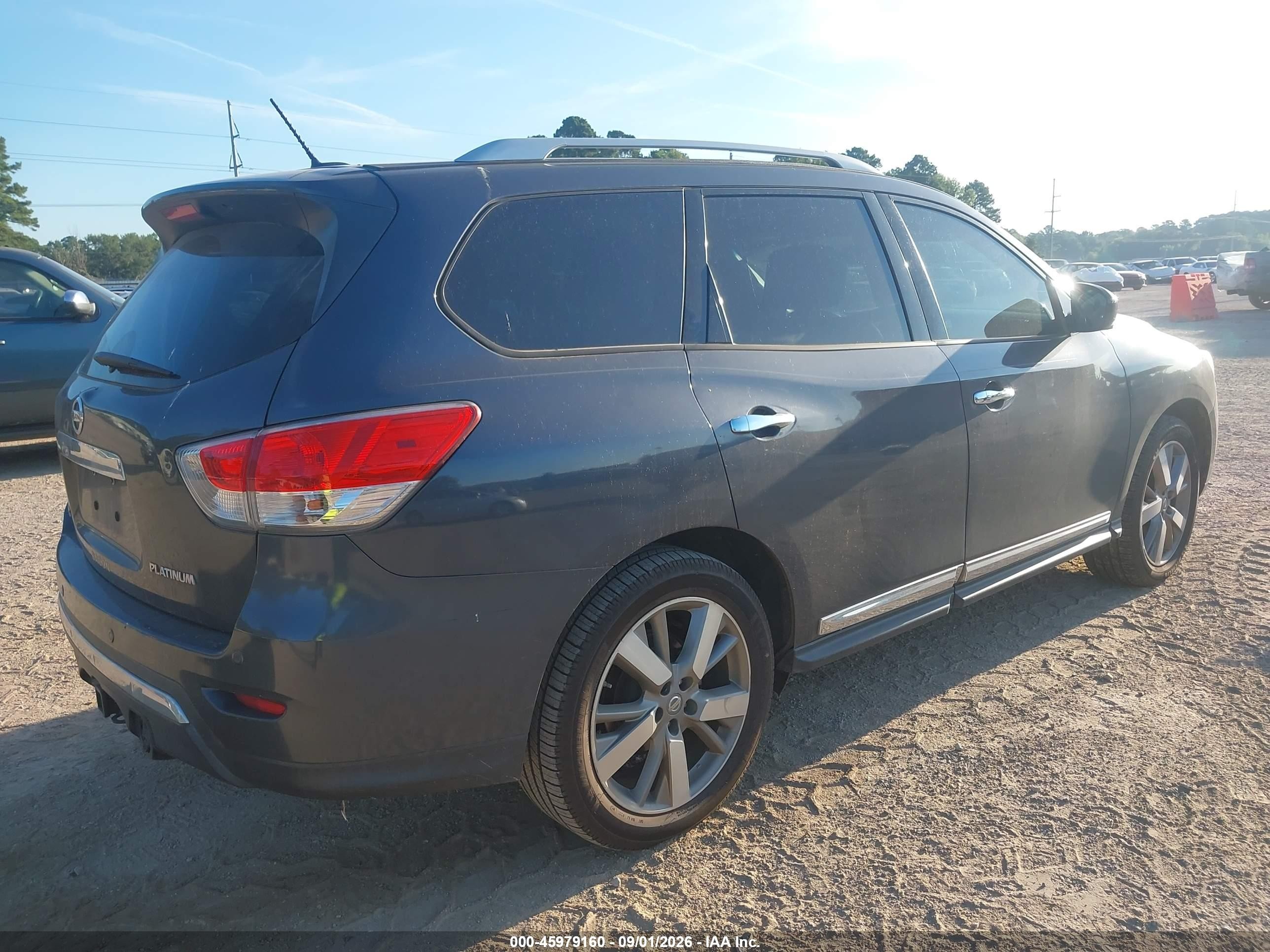 2014 Nissan Pathfinder Platinum Gray vin: 5N1AR2MNXEC637524