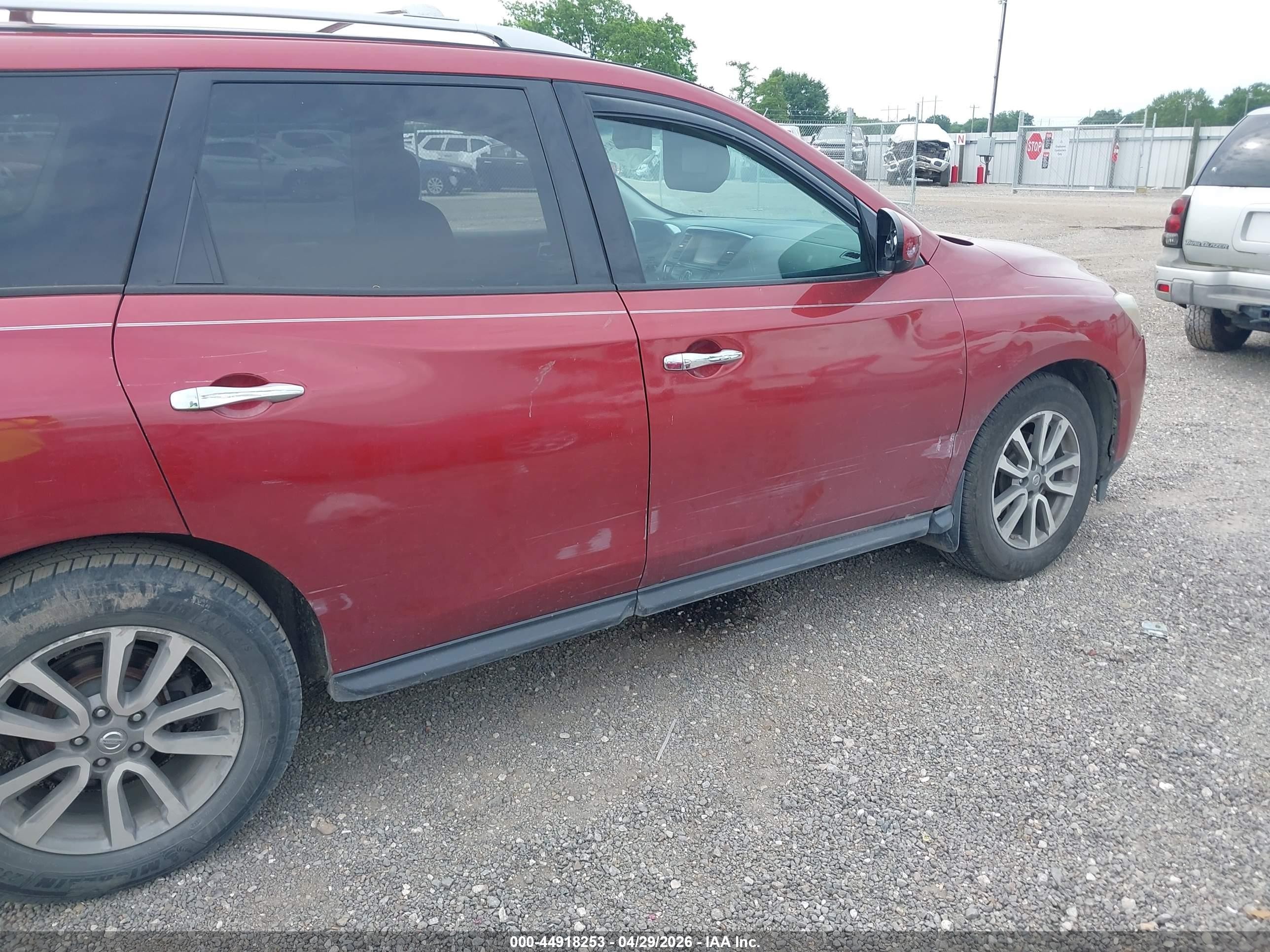 2014 Nissan Pathfinder Sv Burgundy vin: 5N1AR2MNXEC639323