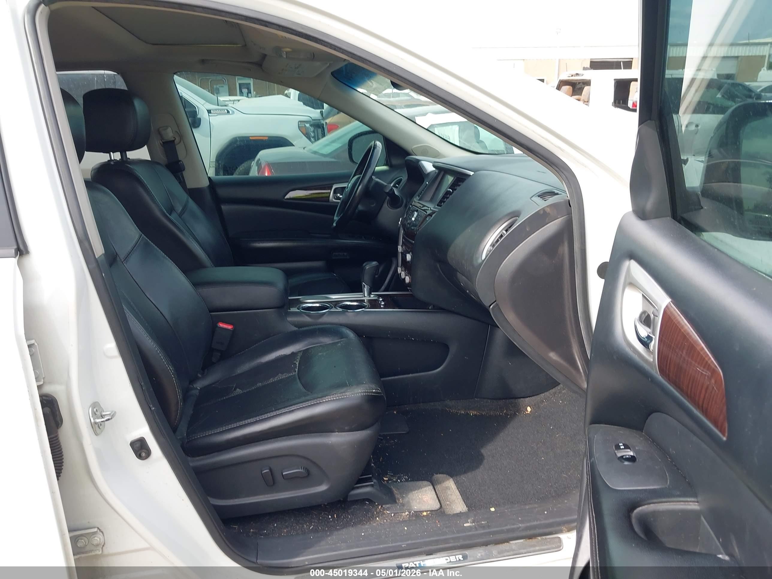2014 Nissan Pathfinder Platinum Белый vin: 5N1AR2MNXEC650001