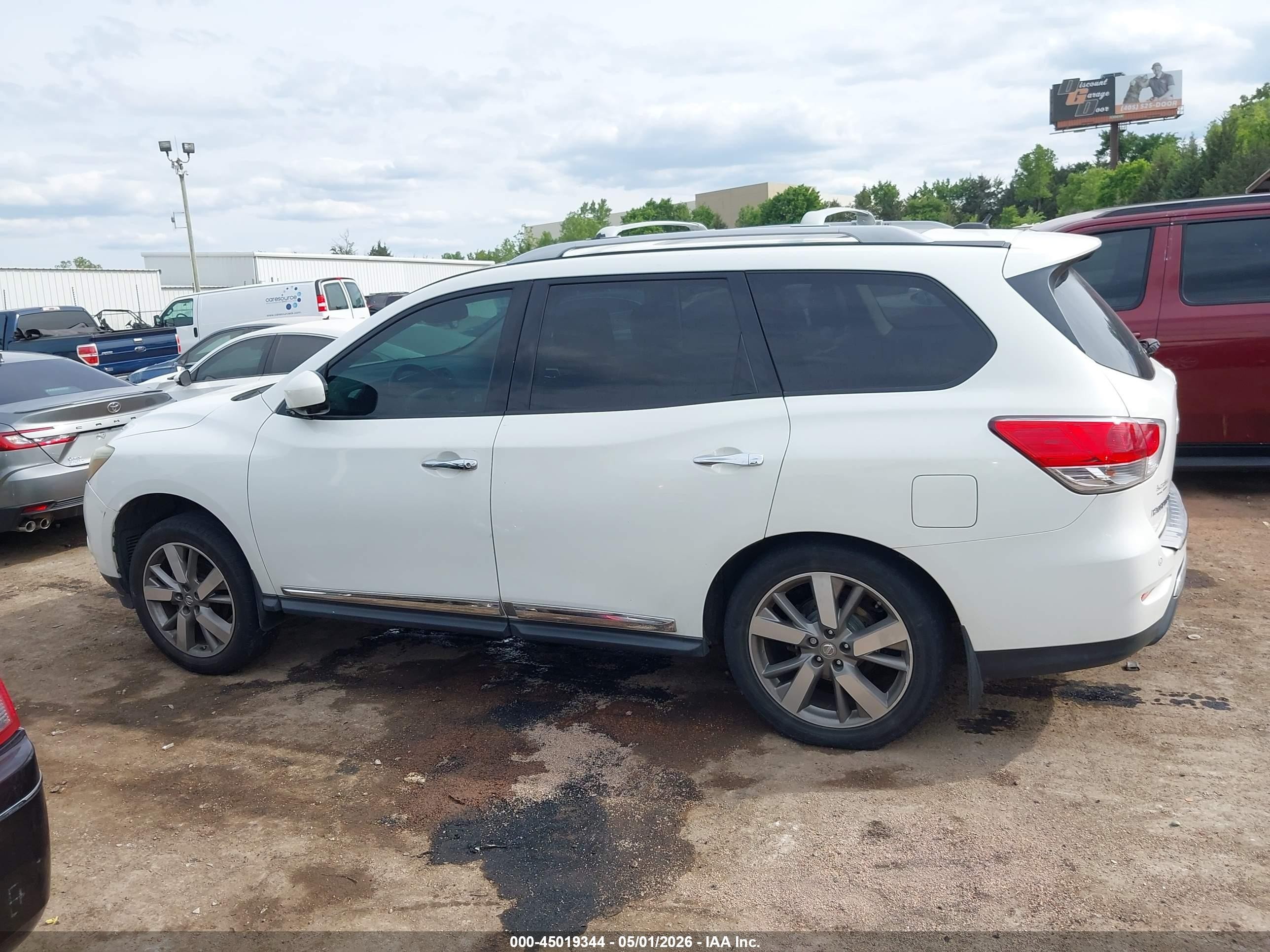 2014 Nissan Pathfinder Platinum Белый vin: 5N1AR2MNXEC650001