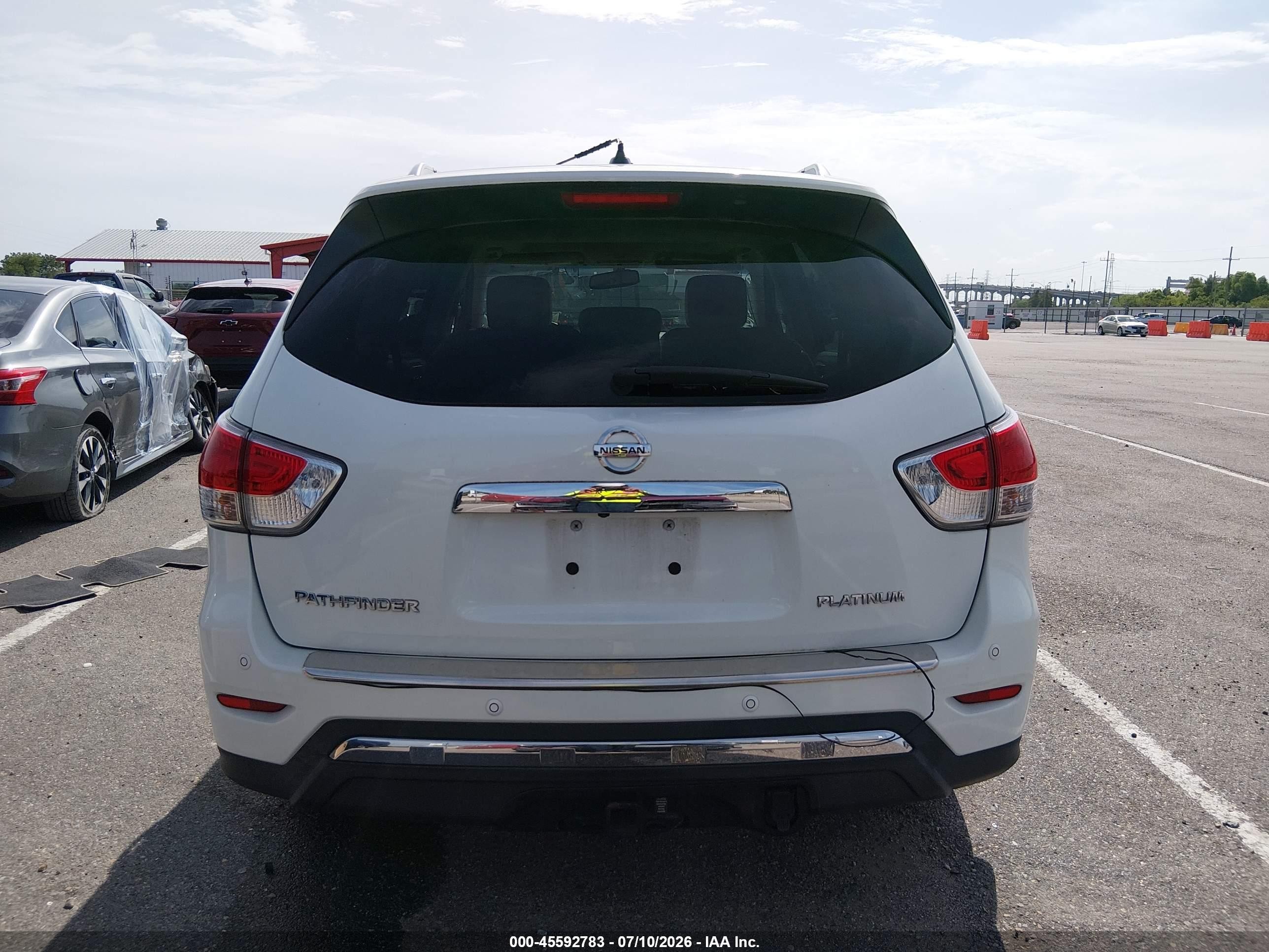 2014 Nissan Pathfinder Platinum White vin: 5N1AR2MNXEC655277