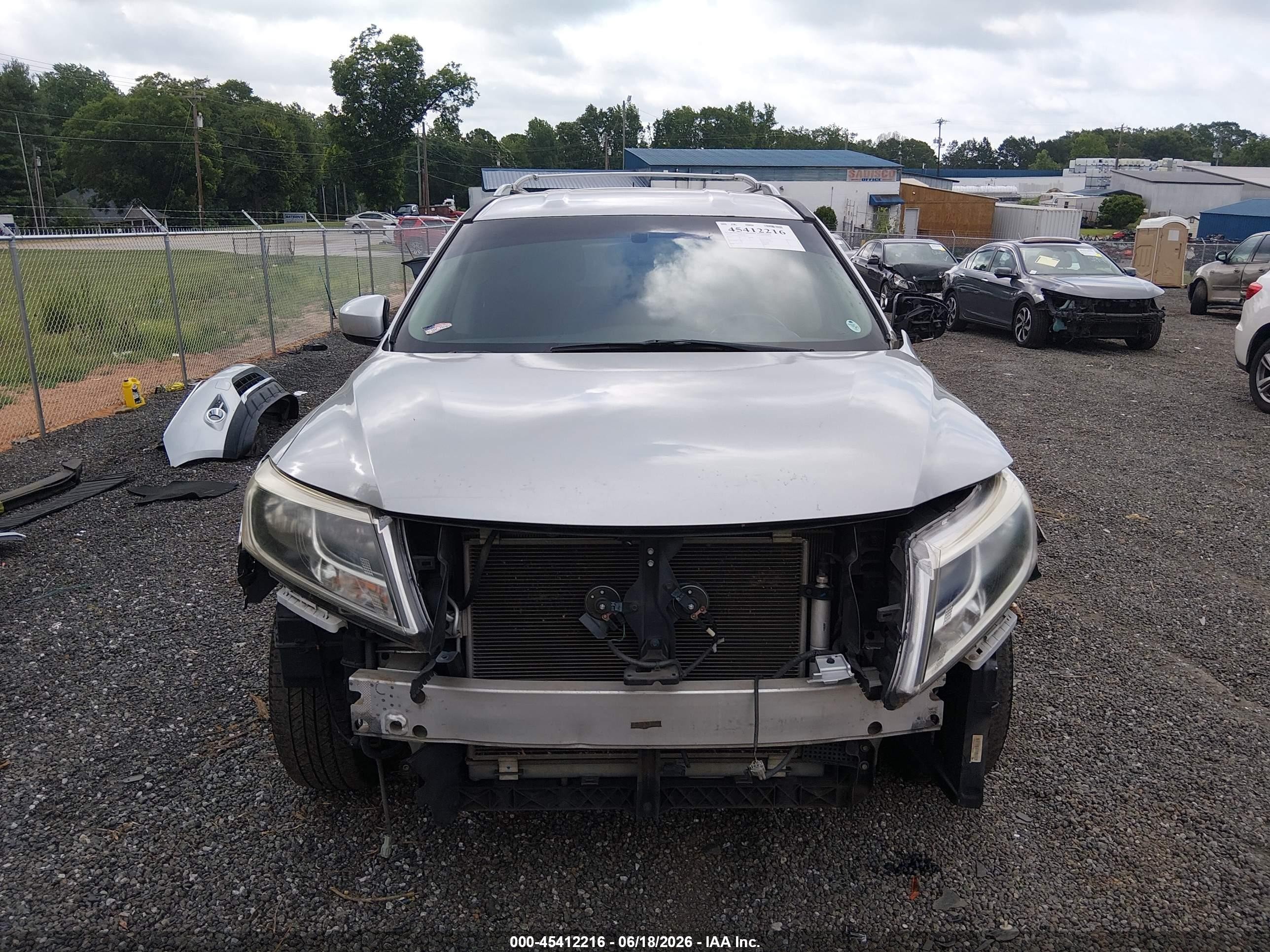 2014 Nissan Pathfinder Sl Silver vin: 5N1AR2MNXEC663377