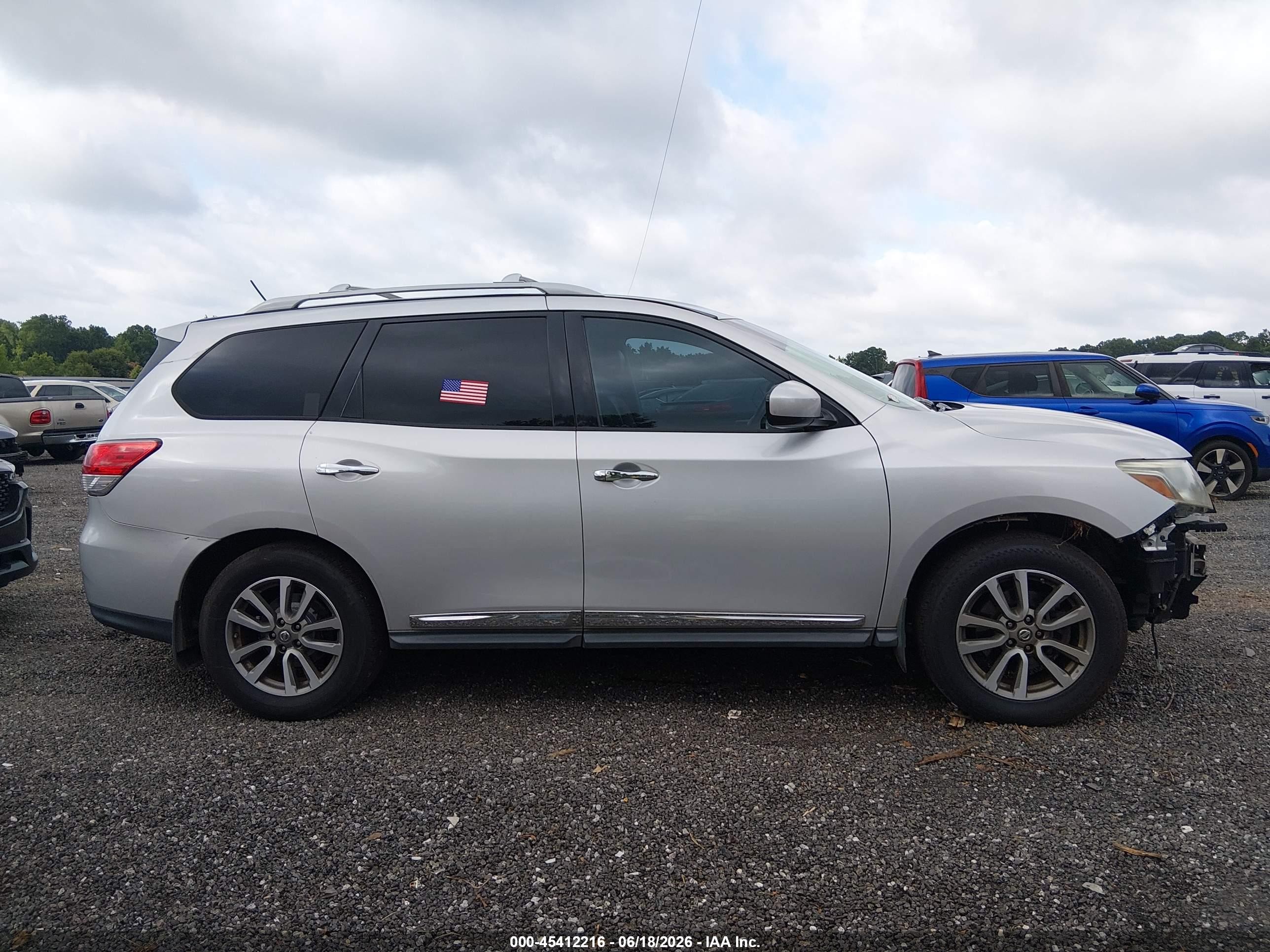 2014 Nissan Pathfinder Sl Silver vin: 5N1AR2MNXEC663377
