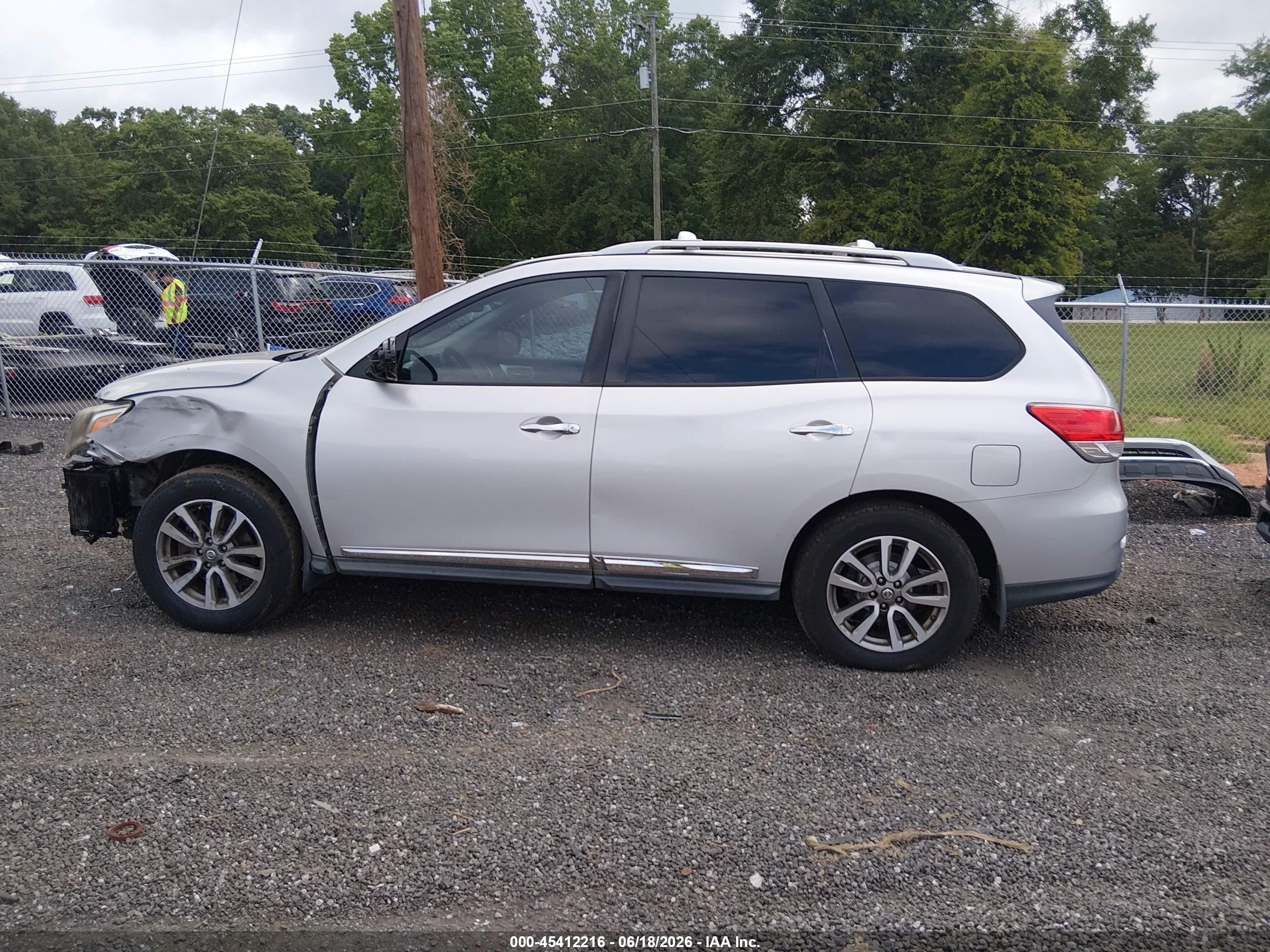2014 Nissan Pathfinder Sl Silver vin: 5N1AR2MNXEC663377