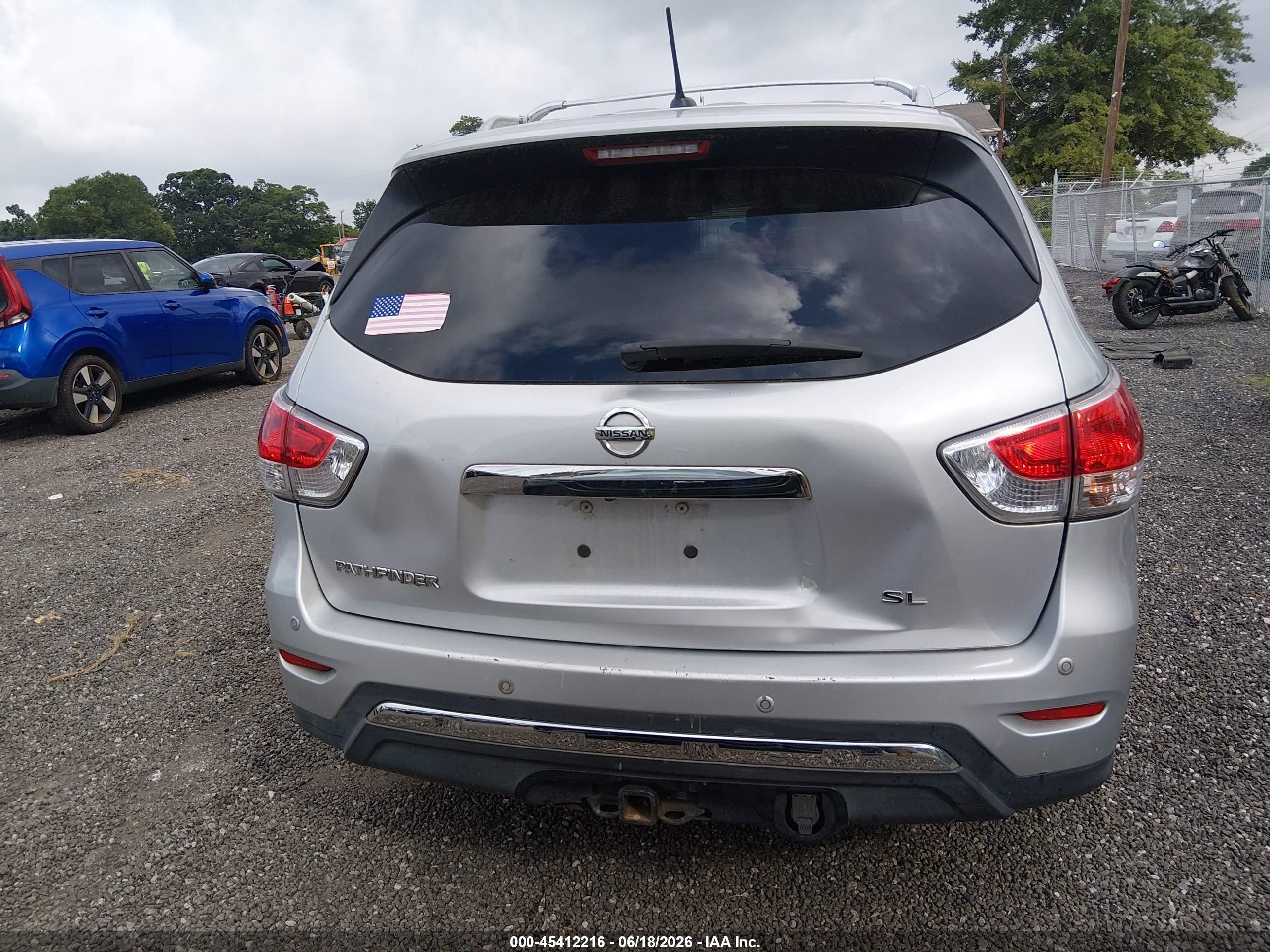 2014 Nissan Pathfinder Sl Silver vin: 5N1AR2MNXEC663377