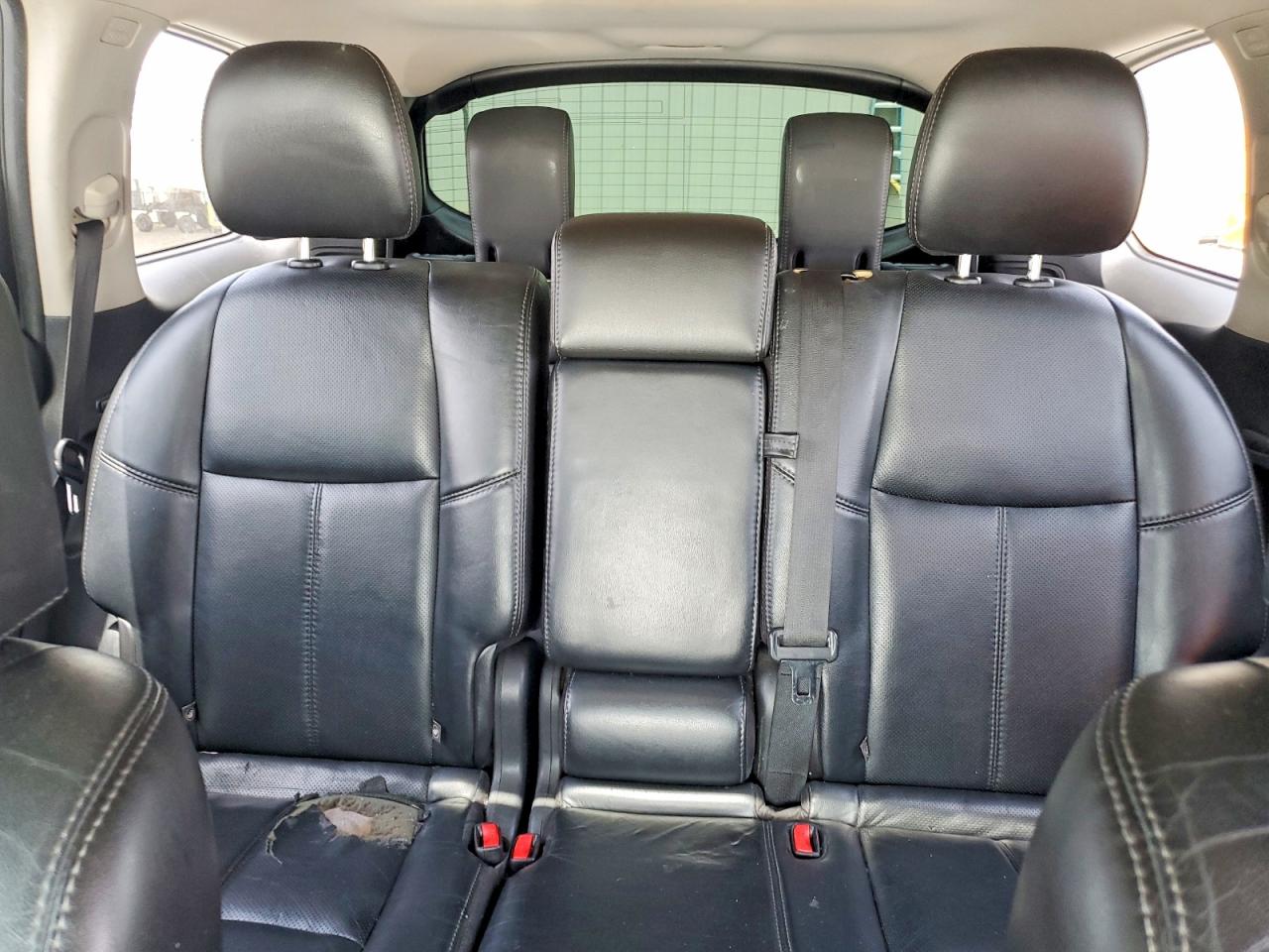 2014 Nissan Pathfinder S Silver vin: 5N1AR2MNXEC683127