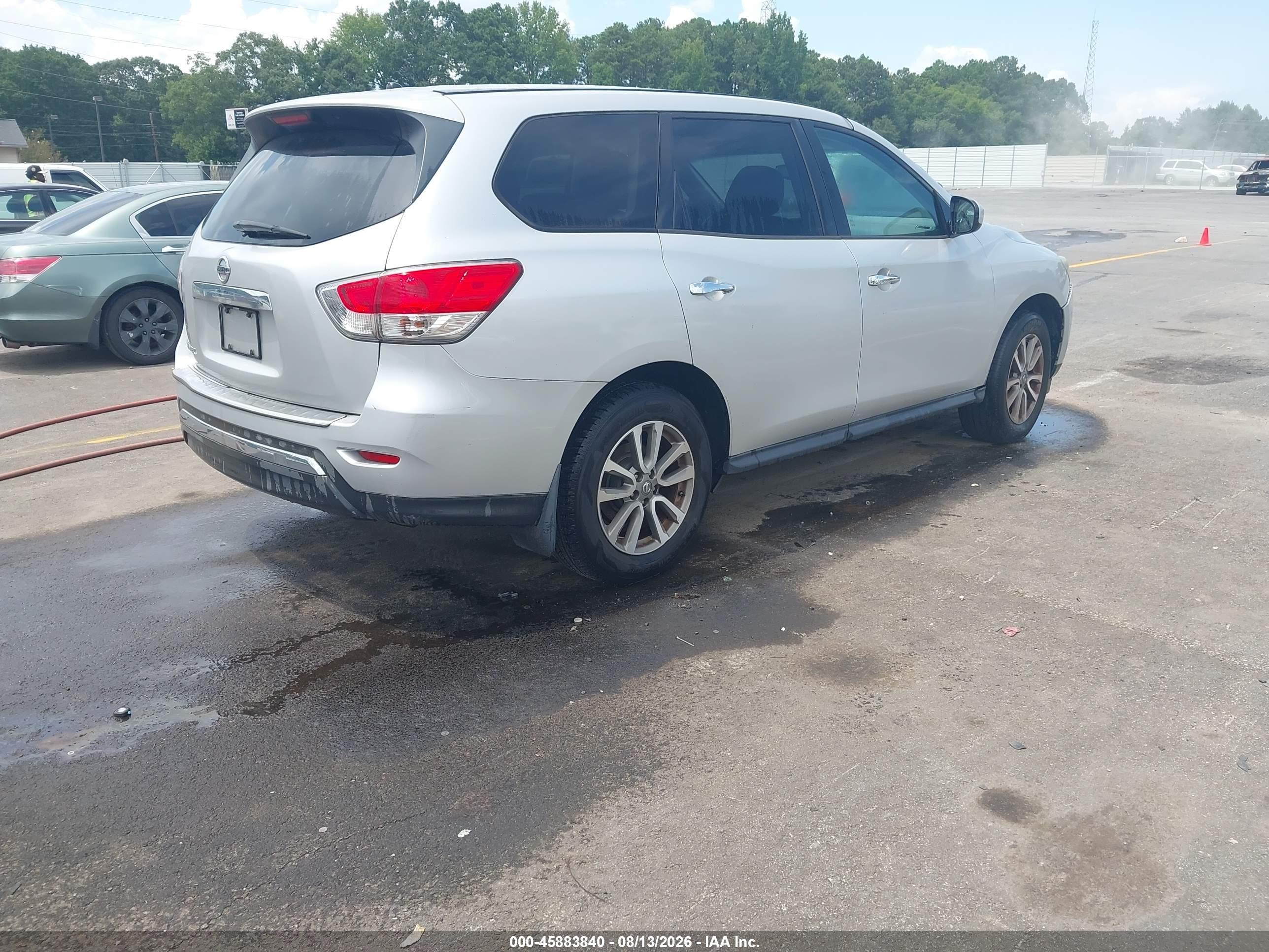 2014 Nissan Pathfinder S Silver vin: 5N1AR2MNXEC685766