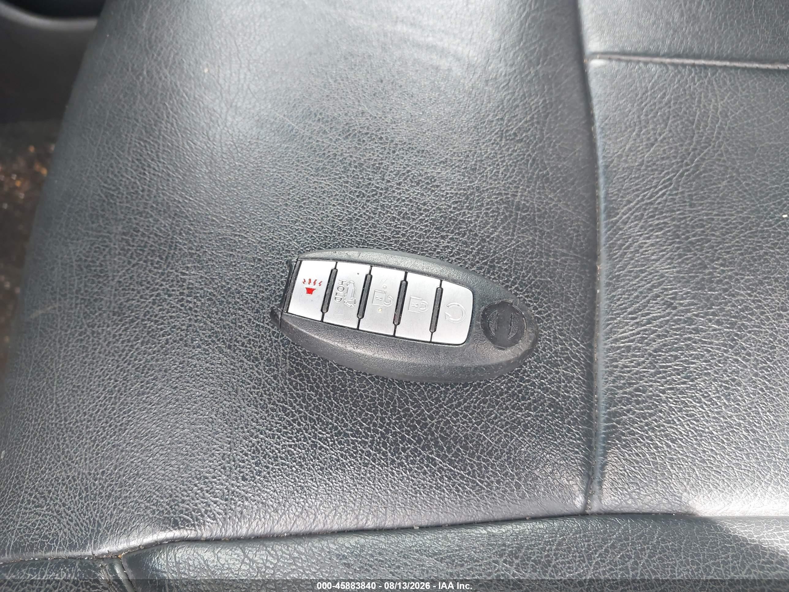 2014 Nissan Pathfinder S Silver vin: 5N1AR2MNXEC685766