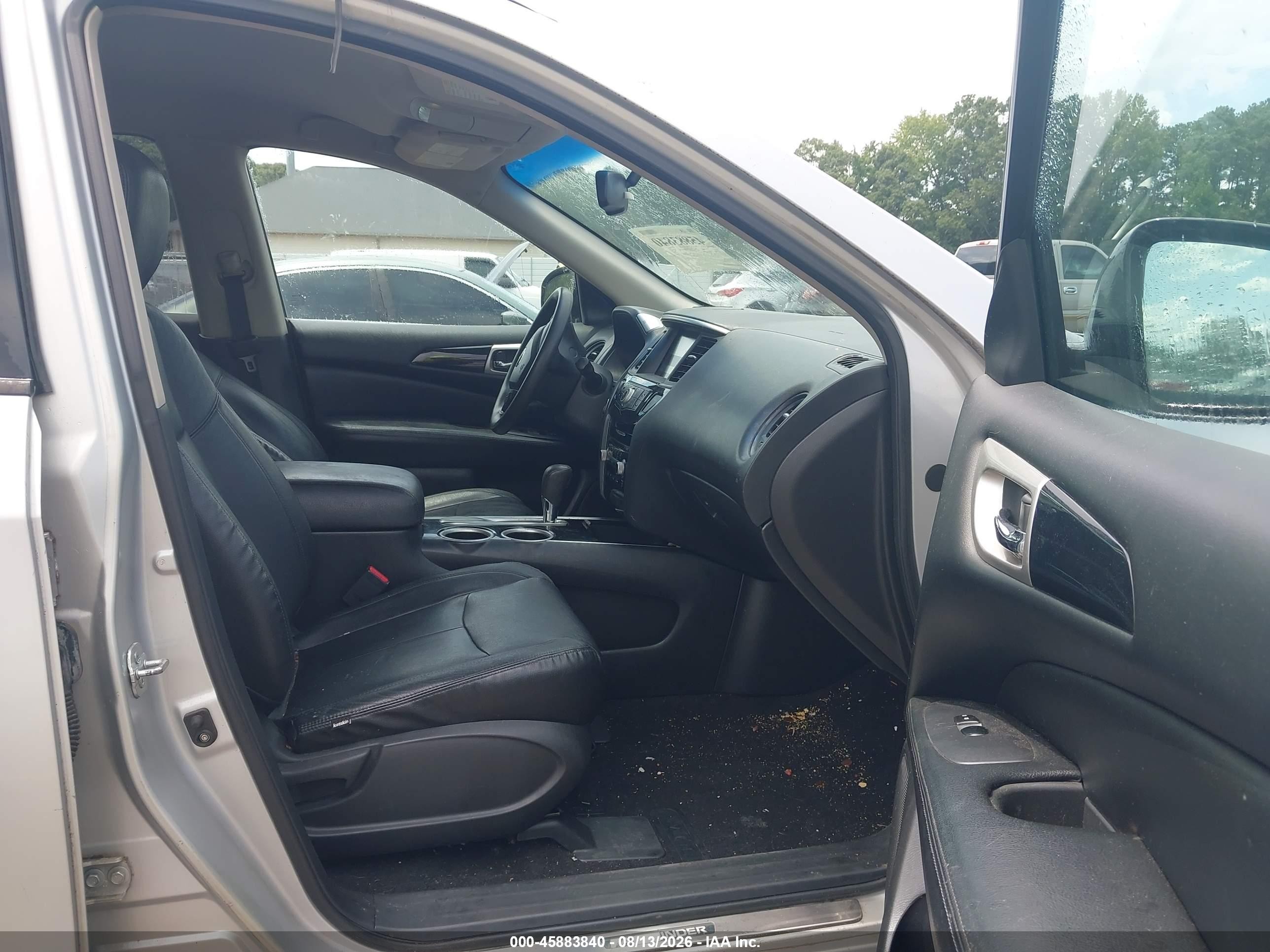 2014 Nissan Pathfinder S Silver vin: 5N1AR2MNXEC685766