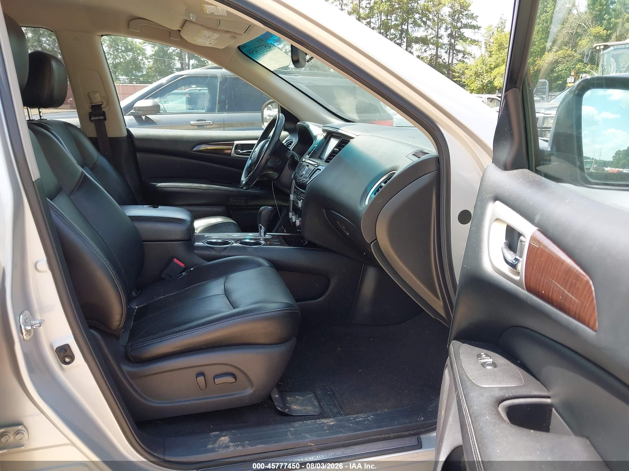2014 Nissan Pathfinder Sl Серебряный vin: 5N1AR2MNXEC708592