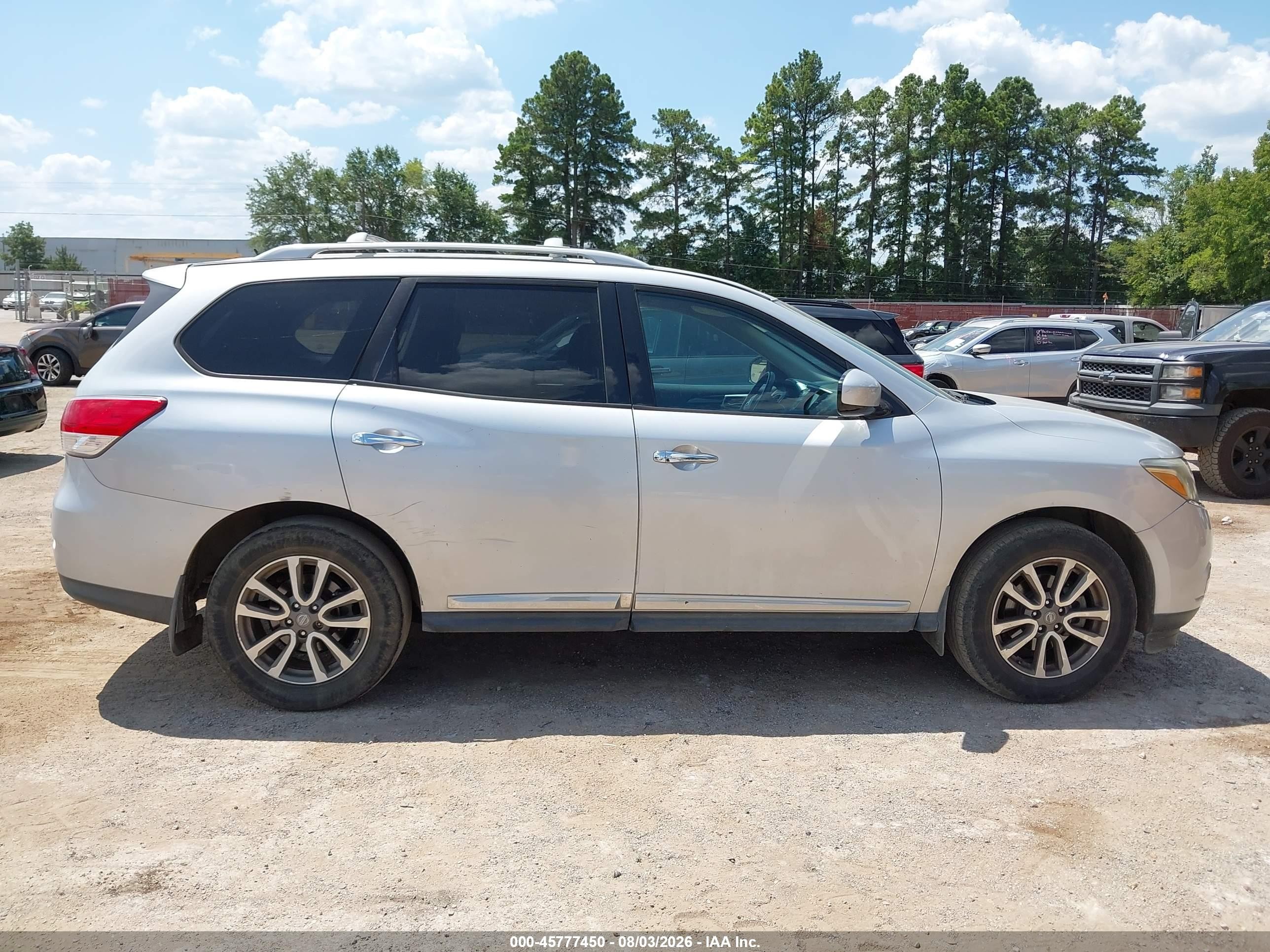2014 Nissan Pathfinder Sl Серебряный vin: 5N1AR2MNXEC708592