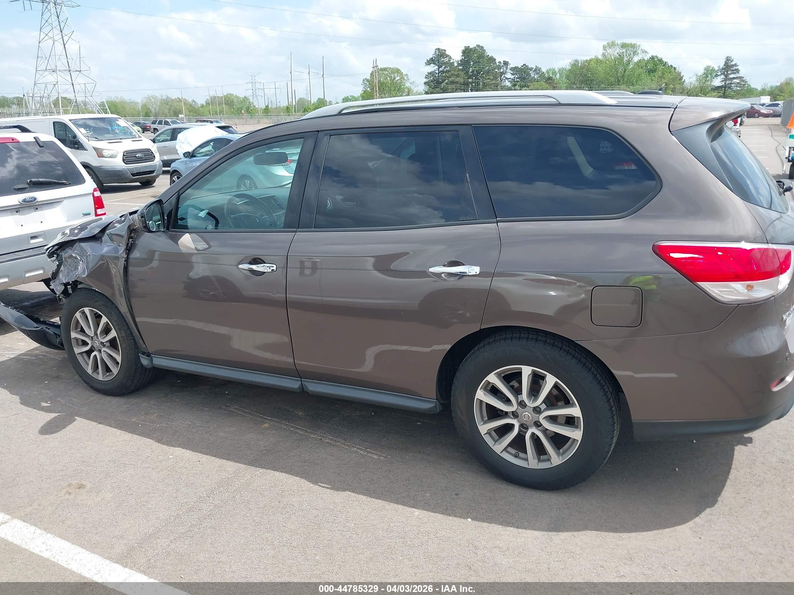 2015 Nissan Pathfinder Sv Brown vin: 5N1AR2MNXFC616805