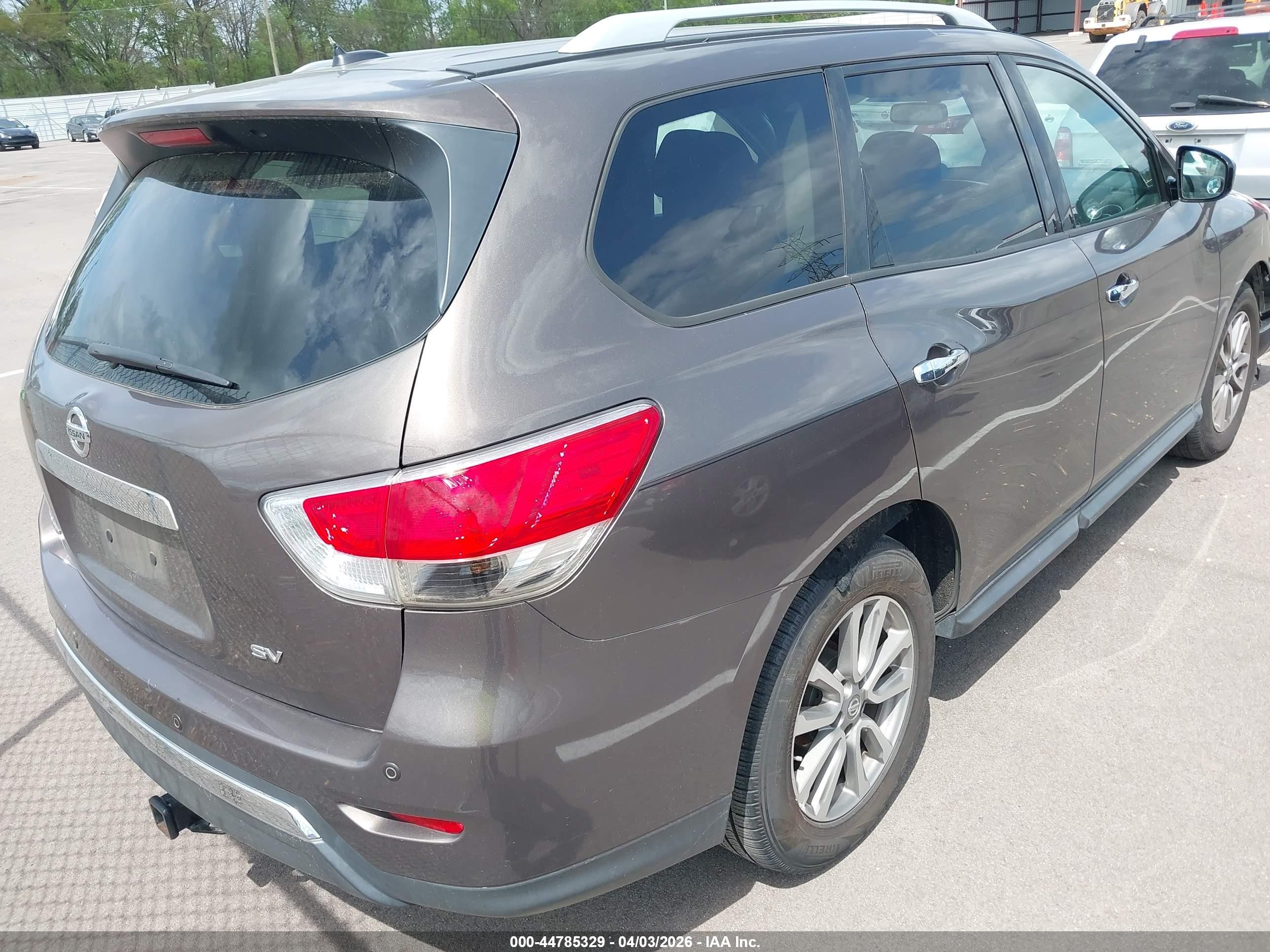 2015 Nissan Pathfinder Sv Brown vin: 5N1AR2MNXFC616805