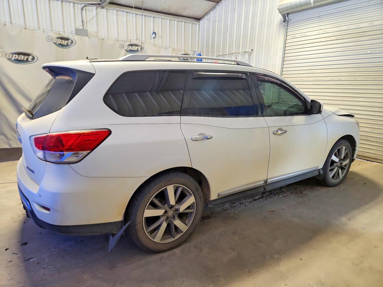 2015 Nissan Pathfinder Platinum Белый vin: 5N1AR2MNXFC624869