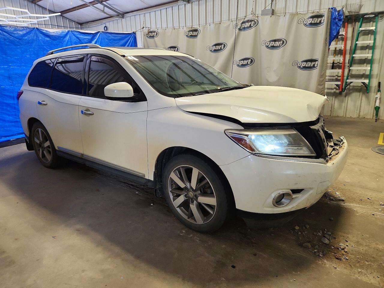 2015 Nissan Pathfinder Platinum Белый vin: 5N1AR2MNXFC624869