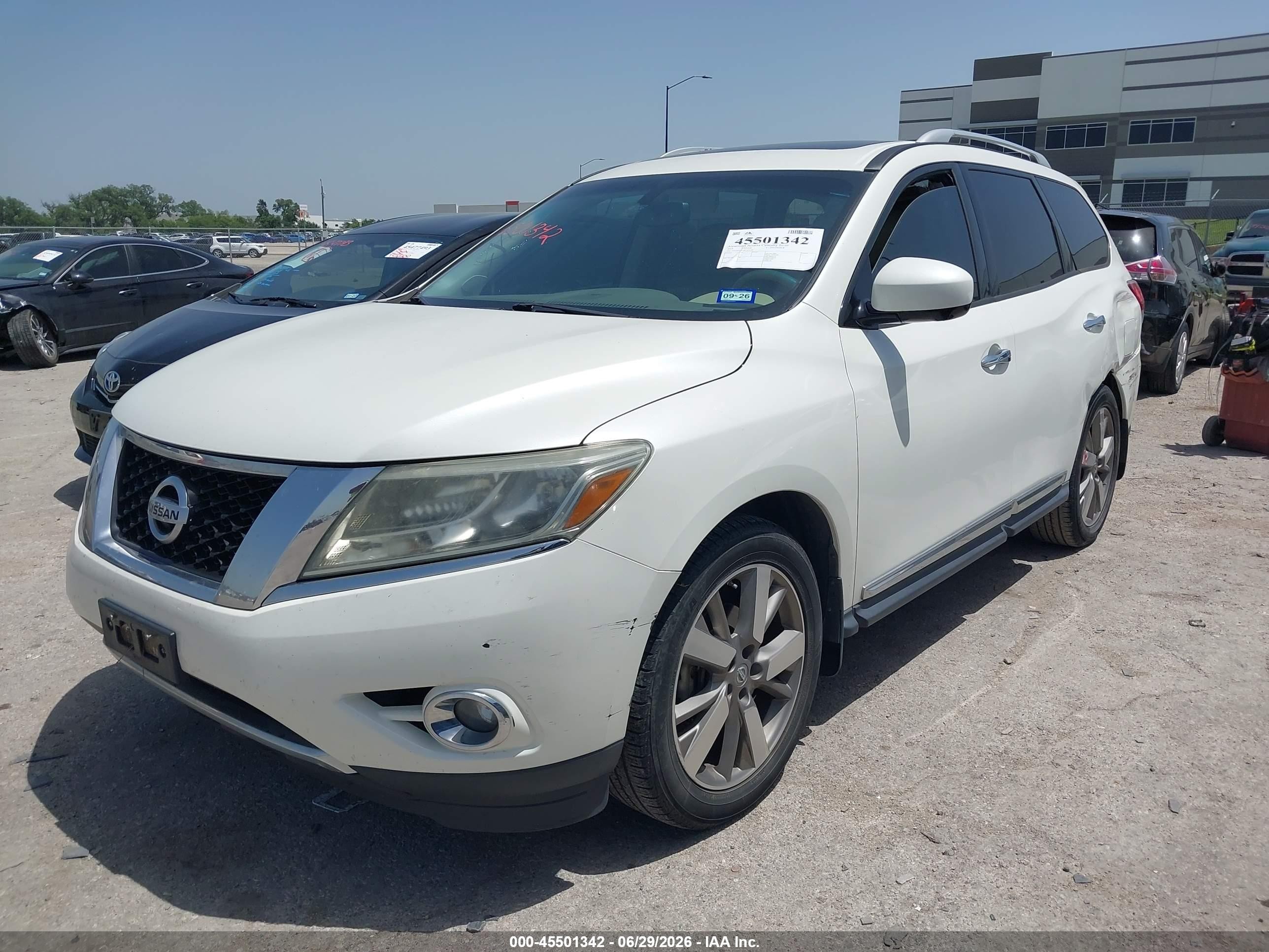 2015 Nissan Pathfinder Platinum Белый vin: 5N1AR2MNXFC634186