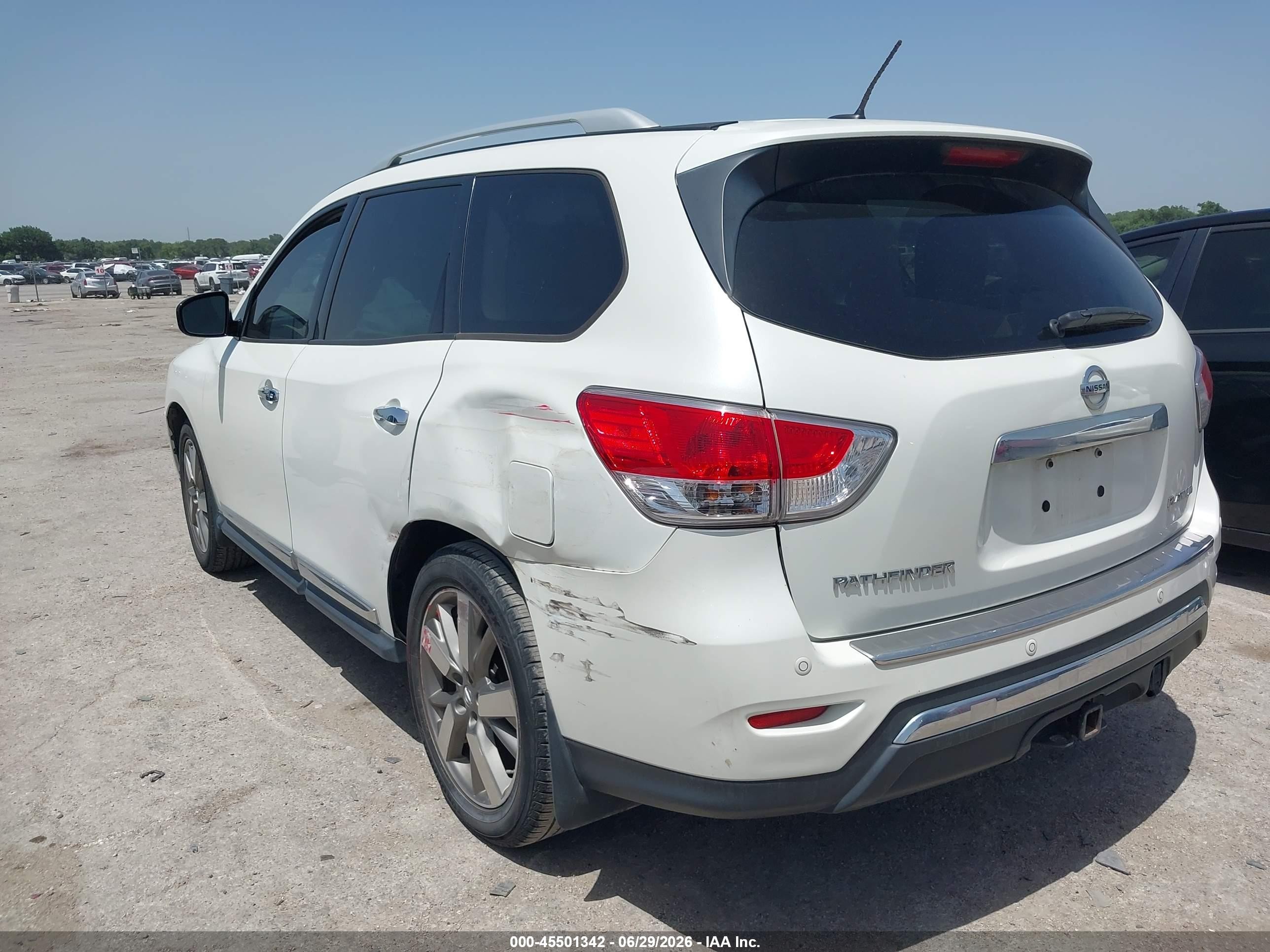 2015 Nissan Pathfinder Platinum Белый vin: 5N1AR2MNXFC634186