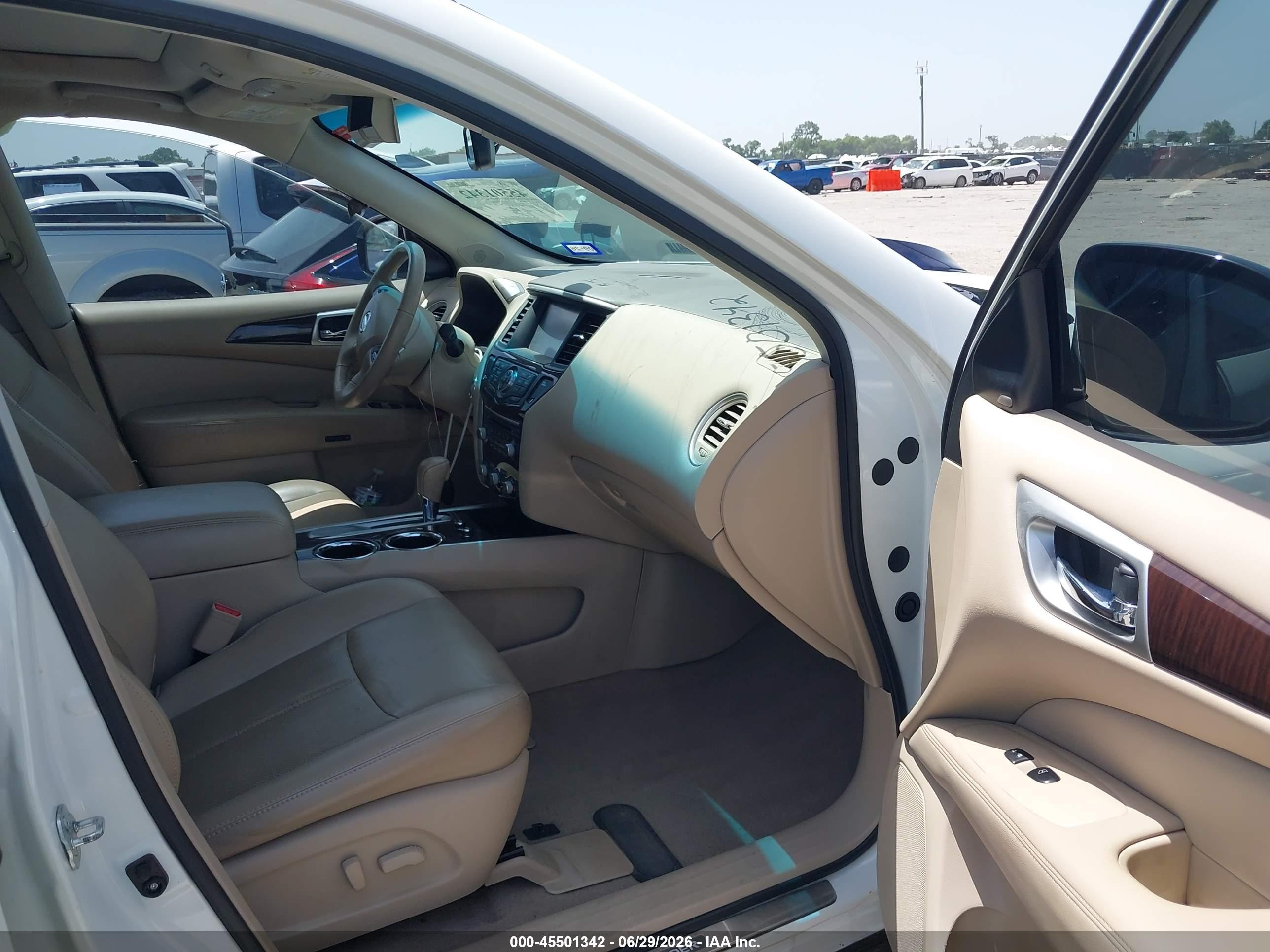 2015 Nissan Pathfinder Platinum Белый vin: 5N1AR2MNXFC634186