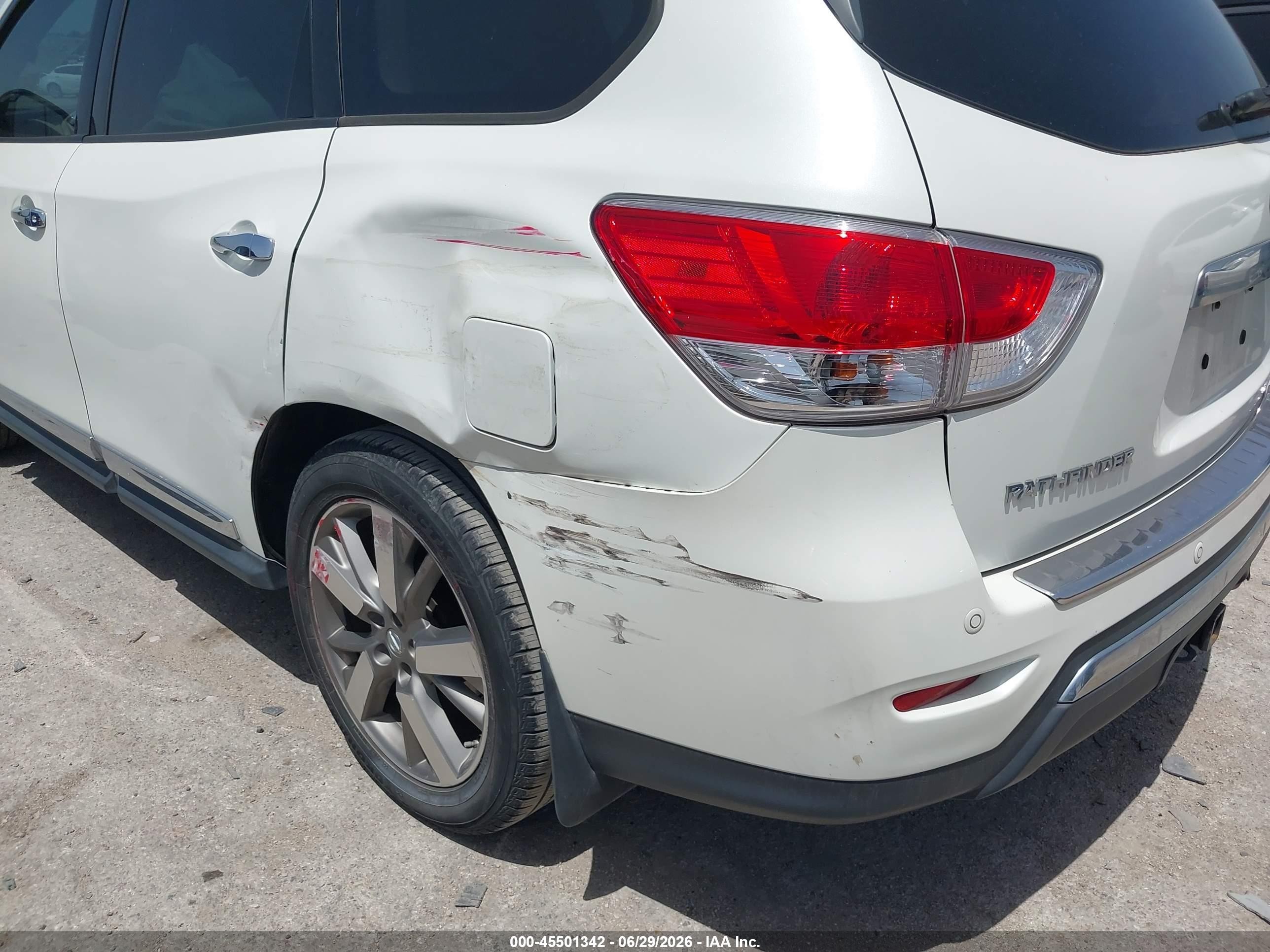 2015 Nissan Pathfinder Platinum Белый vin: 5N1AR2MNXFC634186