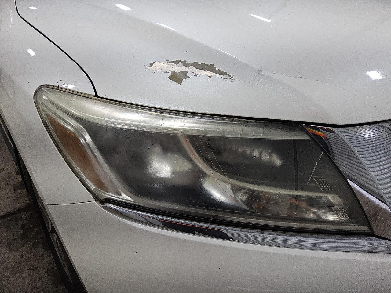 2015 Nissan Pathfinder S White vin: 5N1AR2MNXFC643003 Damage: Right Head Lamp, Faded, Repair Required