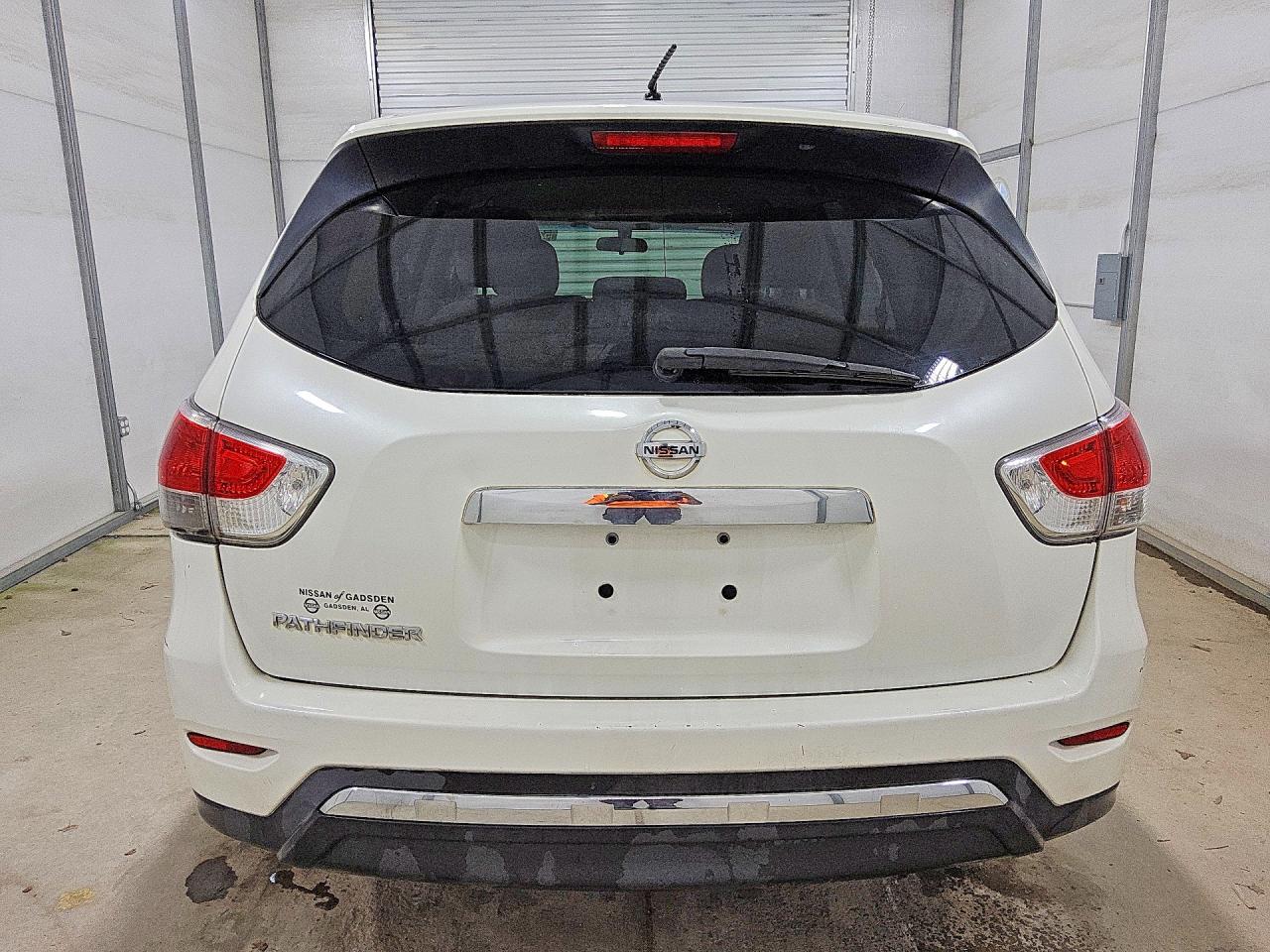 2015 Nissan Pathfinder S White vin: 5N1AR2MNXFC643003