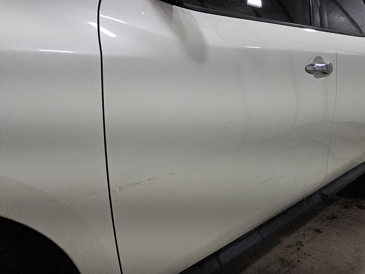 2015 Nissan Pathfinder S White vin: 5N1AR2MNXFC643003 Damage: Left Front Door, Heavy Scratch, 1 To 2 Inches