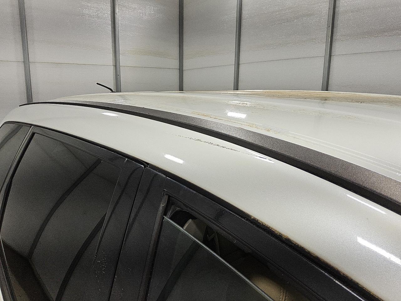 2015 Nissan Pathfinder S White vin: 5N1AR2MNXFC643003 Damage: Right Drip Rail, Heavy Scratch, 1 To 2 Inches