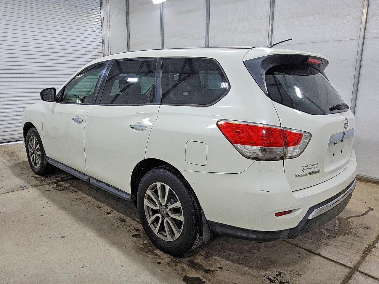2015 Nissan Pathfinder S White vin: 5N1AR2MNXFC643003