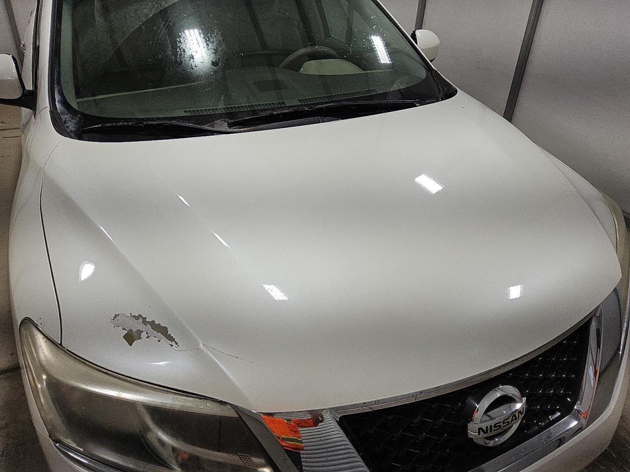 2015 Nissan Pathfinder S White vin: 5N1AR2MNXFC643003 Damage: Hood, Peeling, 6 To 7 Inches