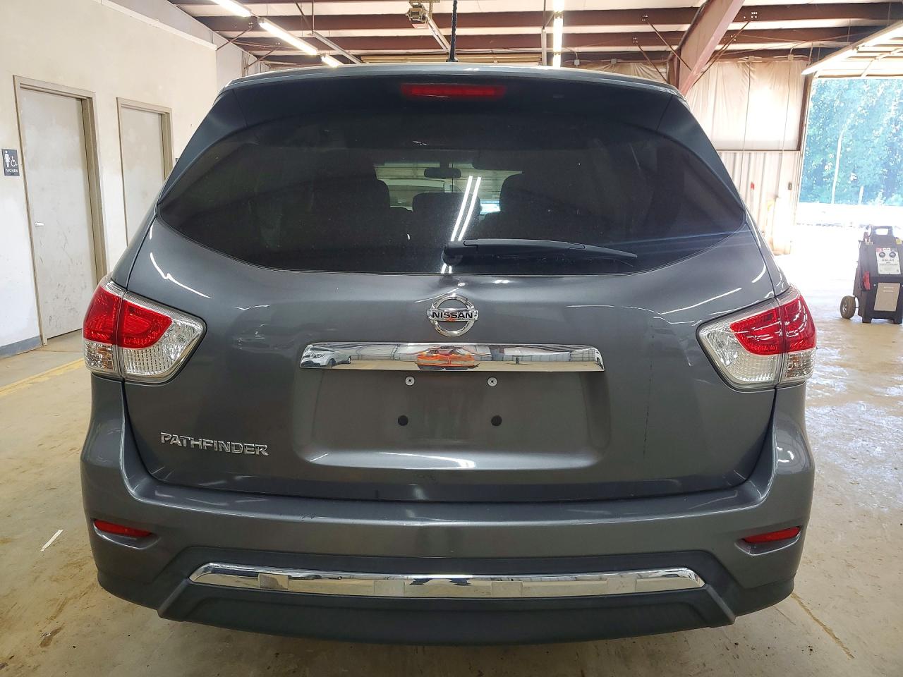 2015 Nissan Pathfinder S Gray vin: 5N1AR2MNXFC643549