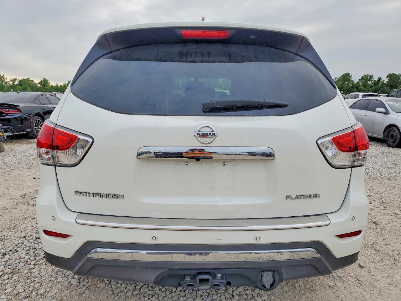 2015 Nissan Pathfinder S White vin: 5N1AR2MNXFC653062