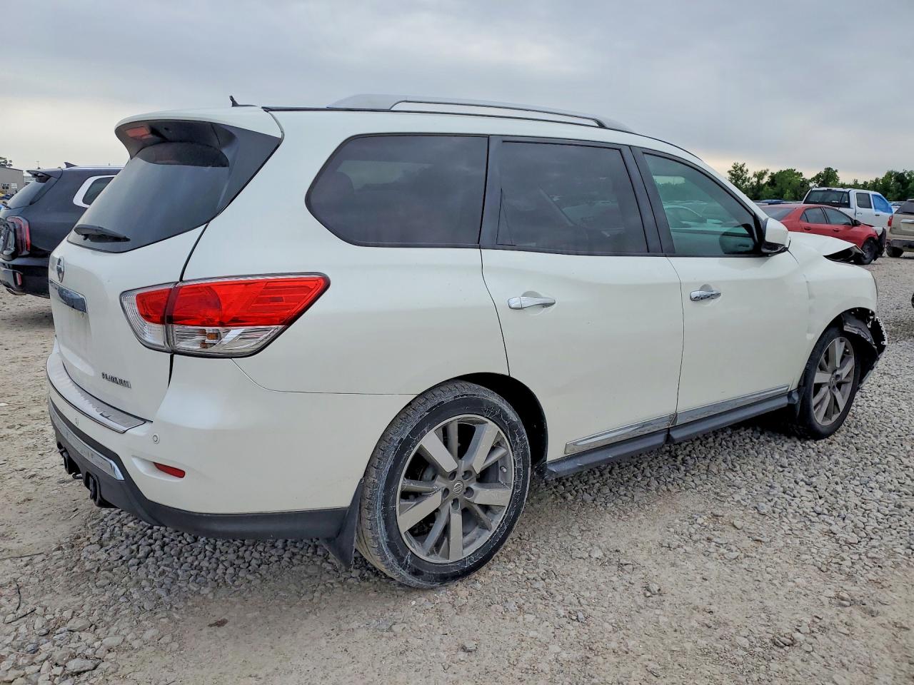 2015 Nissan Pathfinder S White vin: 5N1AR2MNXFC653062